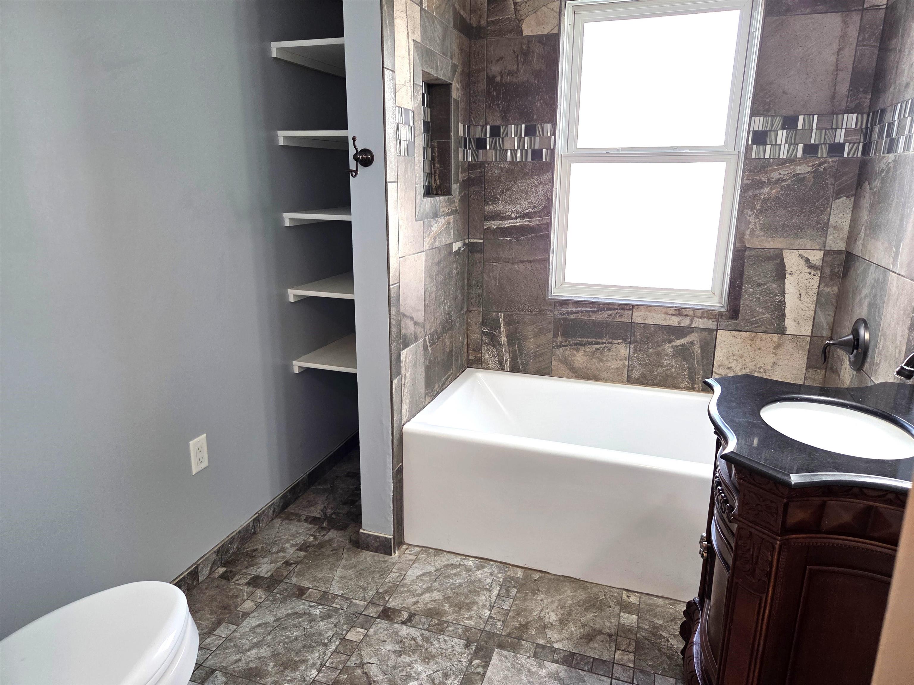 604 N CHESTNUT AVENUE, Marshfield, Wisconsin 54449, 4 Bedrooms Bedrooms, ,2 BathroomsBathrooms,Residential,For Sale,604 N CHESTNUT AVENUE,22505028