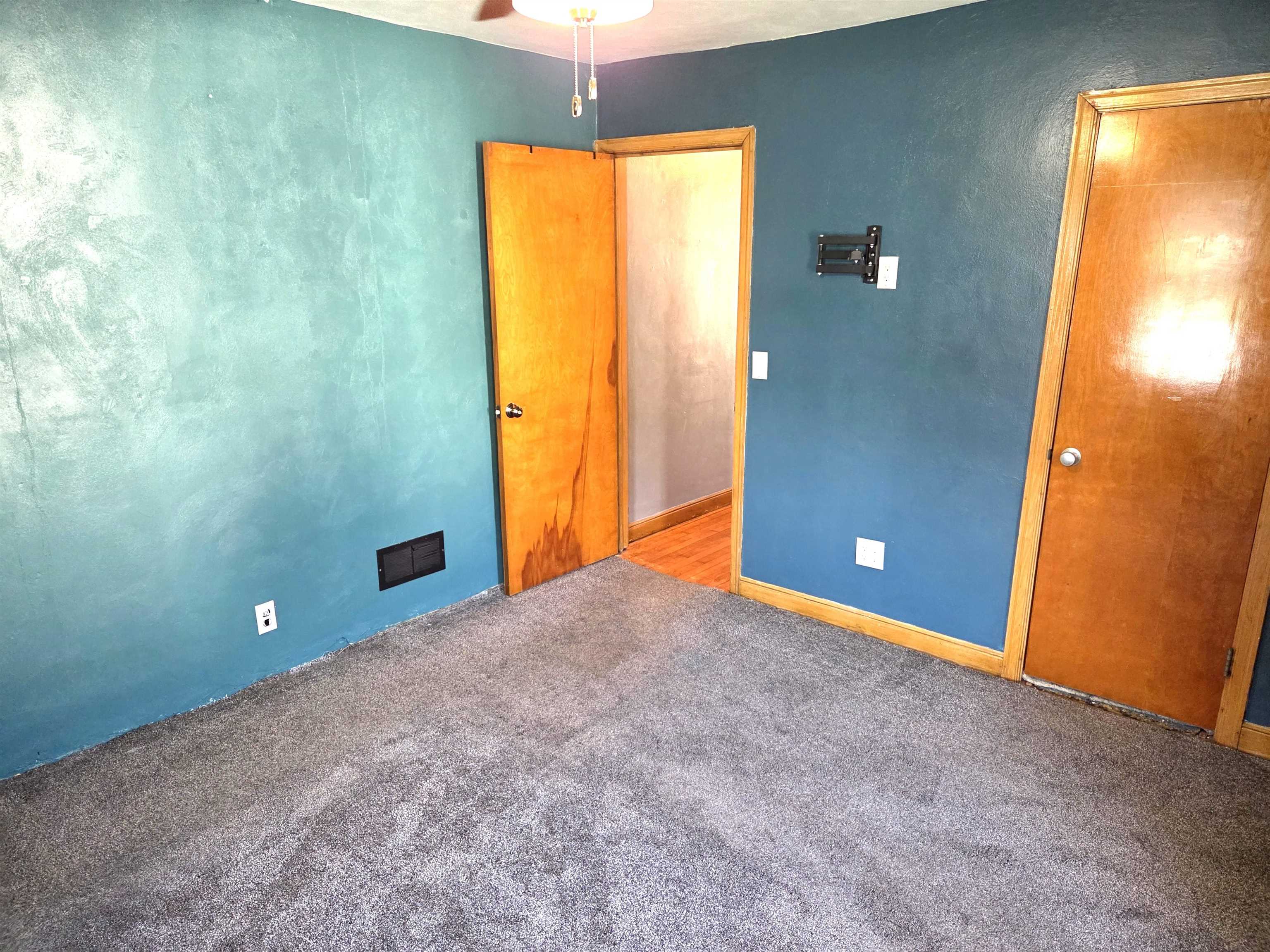 604 N CHESTNUT AVENUE, Marshfield, Wisconsin 54449, 4 Bedrooms Bedrooms, ,2 BathroomsBathrooms,Residential,For Sale,604 N CHESTNUT AVENUE,22505028