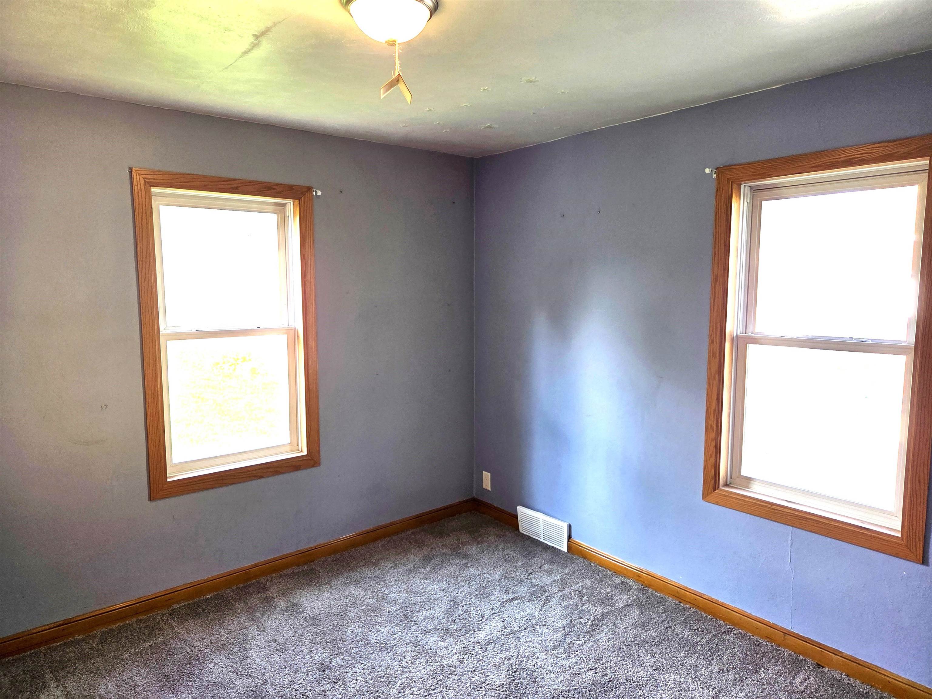 604 N CHESTNUT AVENUE, Marshfield, Wisconsin 54449, 4 Bedrooms Bedrooms, ,2 BathroomsBathrooms,Residential,For Sale,604 N CHESTNUT AVENUE,22505028