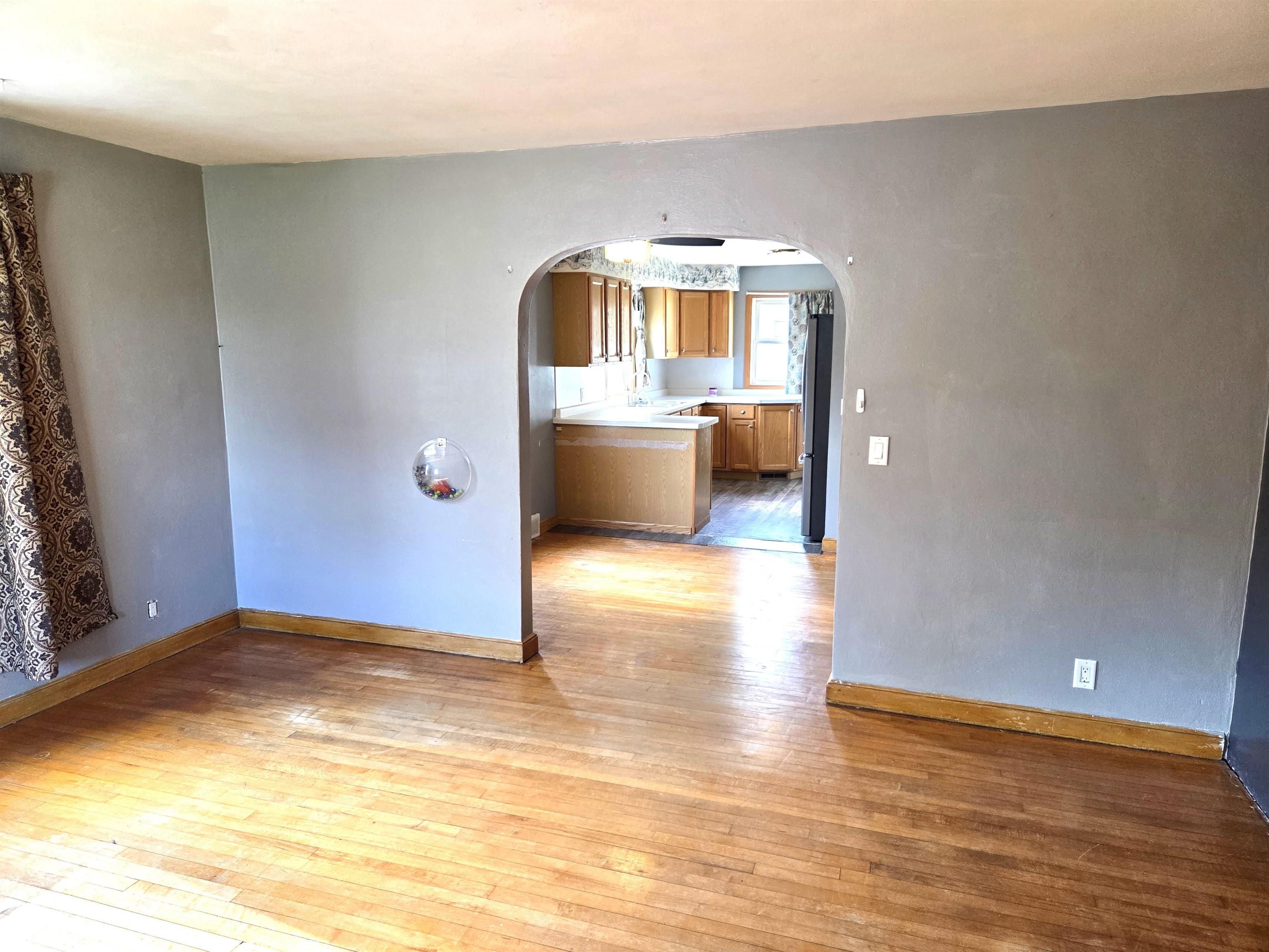 604 N CHESTNUT AVENUE, Marshfield, Wisconsin 54449, 4 Bedrooms Bedrooms, ,2 BathroomsBathrooms,Residential,For Sale,604 N CHESTNUT AVENUE,22505028