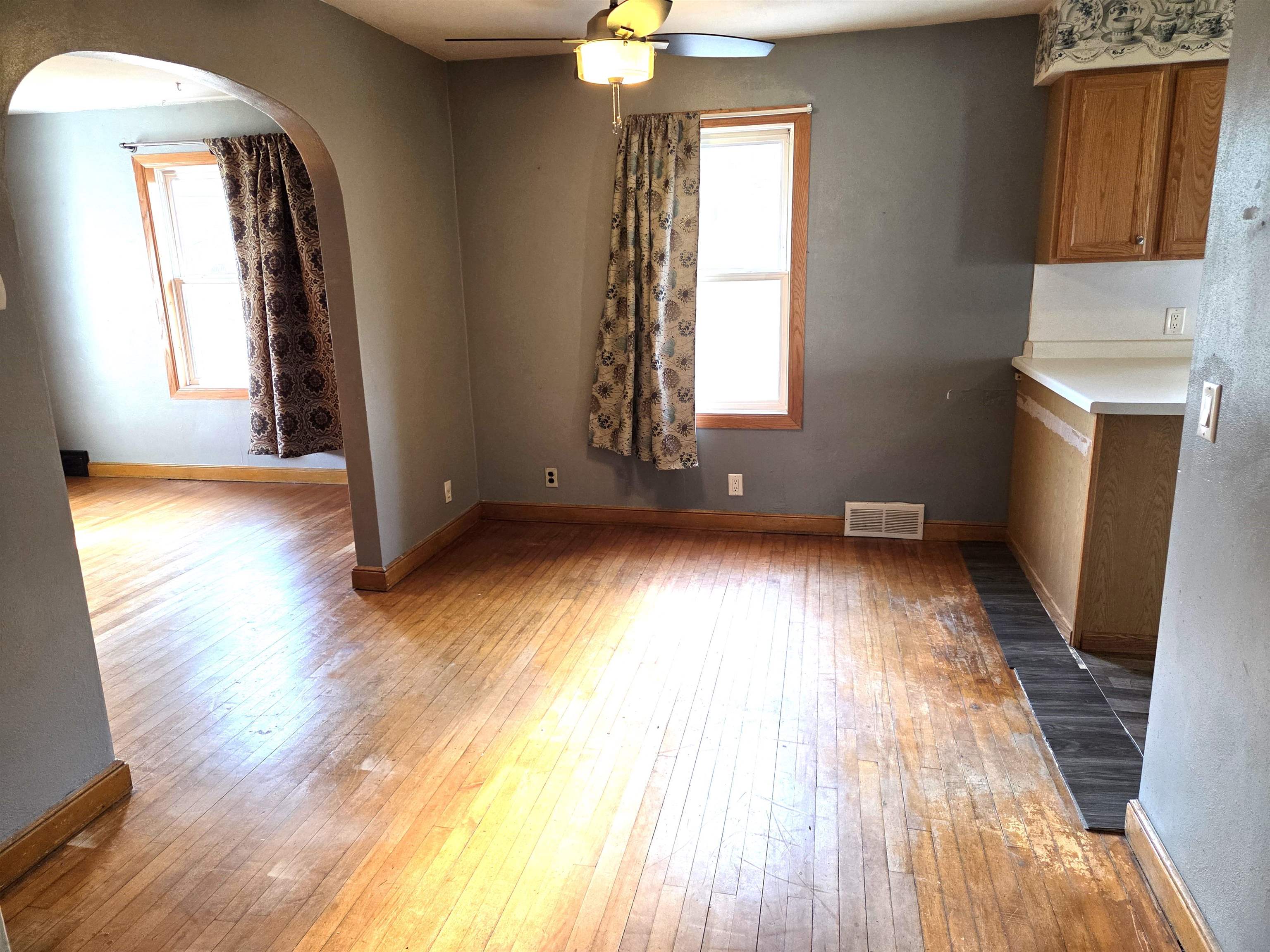 604 N CHESTNUT AVENUE, Marshfield, Wisconsin 54449, 4 Bedrooms Bedrooms, ,2 BathroomsBathrooms,Residential,For Sale,604 N CHESTNUT AVENUE,22505028