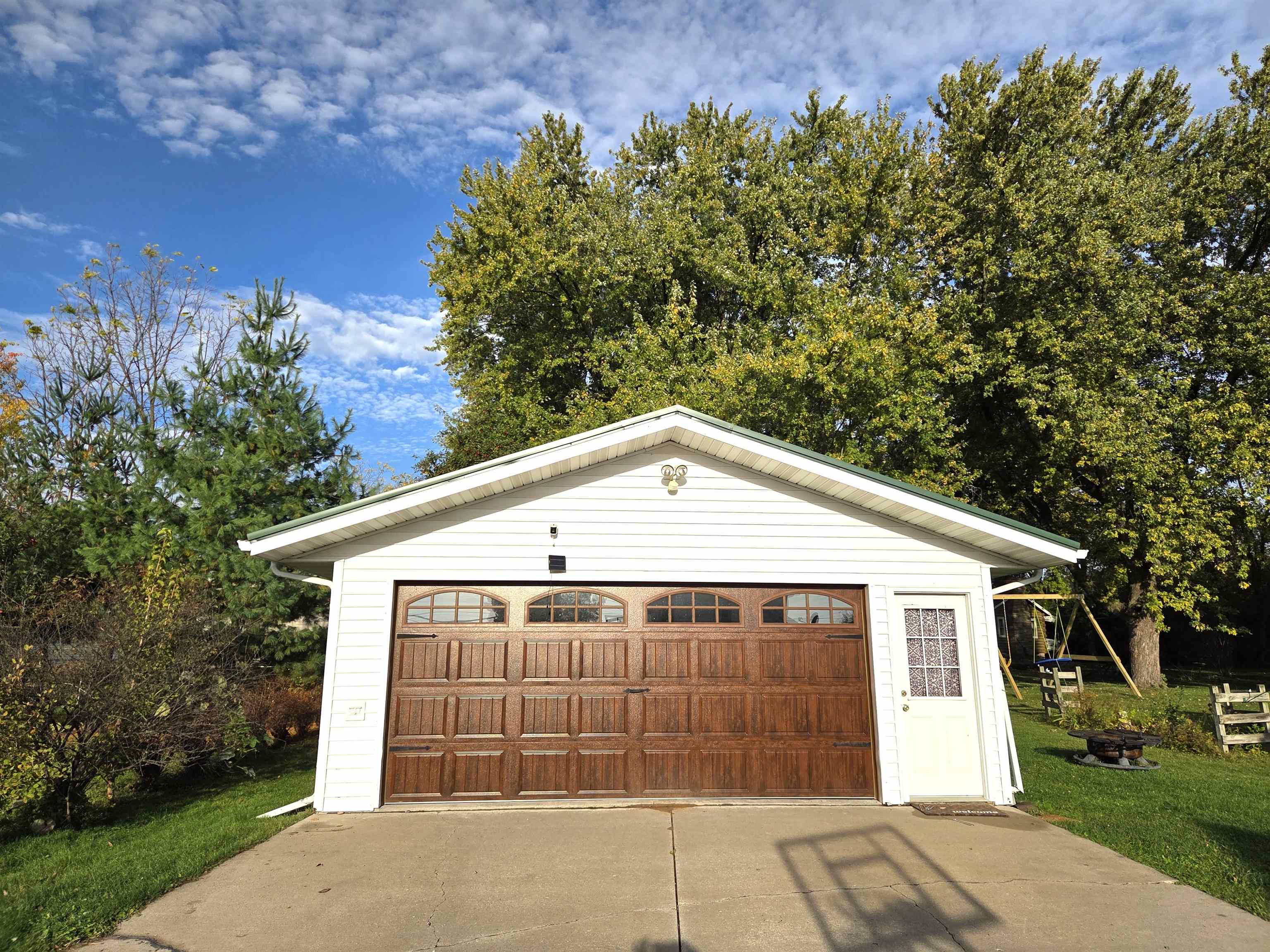 604 N CHESTNUT AVENUE, Marshfield, Wisconsin 54449, 4 Bedrooms Bedrooms, ,2 BathroomsBathrooms,Residential,For Sale,604 N CHESTNUT AVENUE,22505028