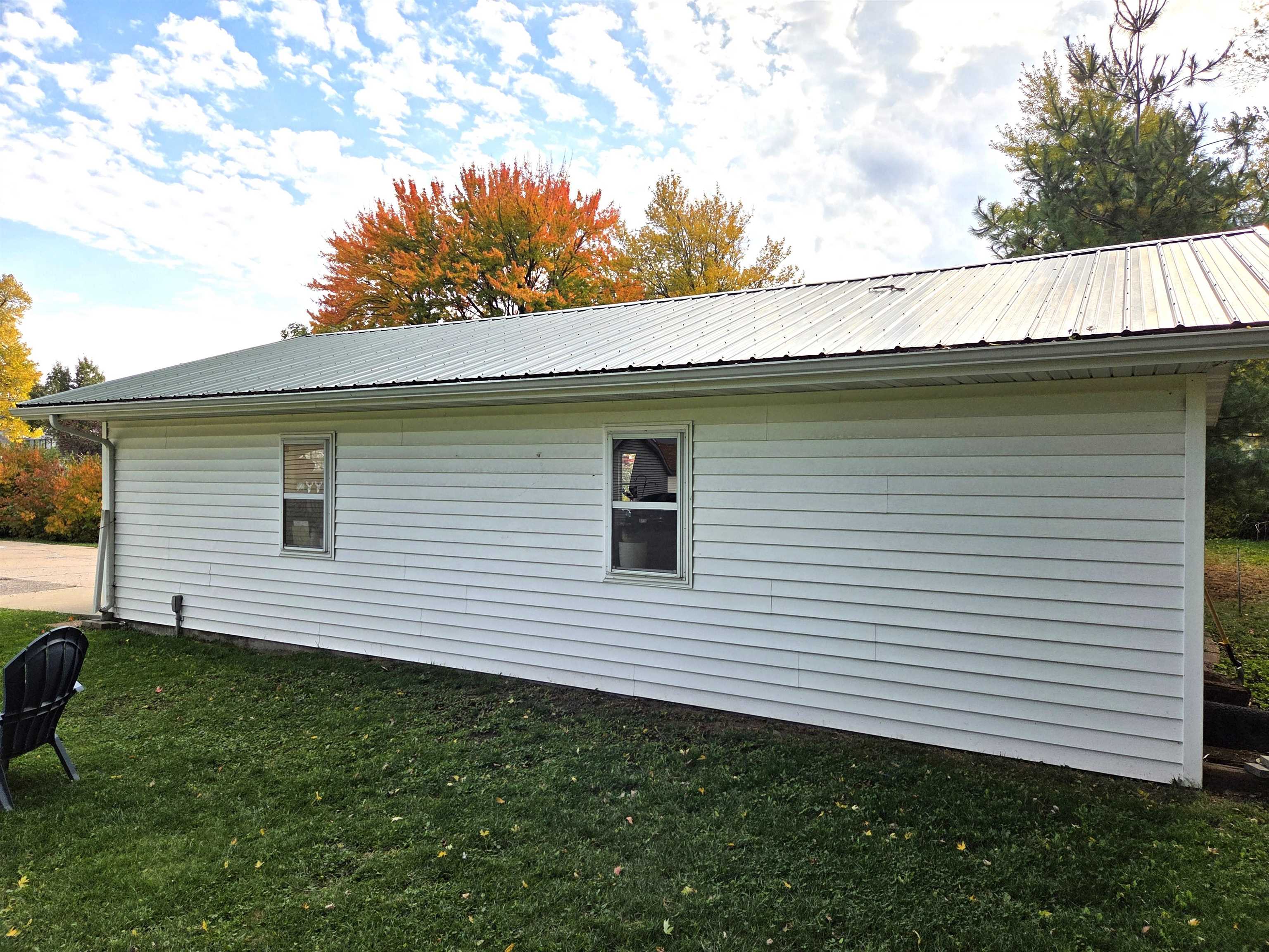 604 N CHESTNUT AVENUE, Marshfield, Wisconsin 54449, 4 Bedrooms Bedrooms, ,2 BathroomsBathrooms,Residential,For Sale,604 N CHESTNUT AVENUE,22505028