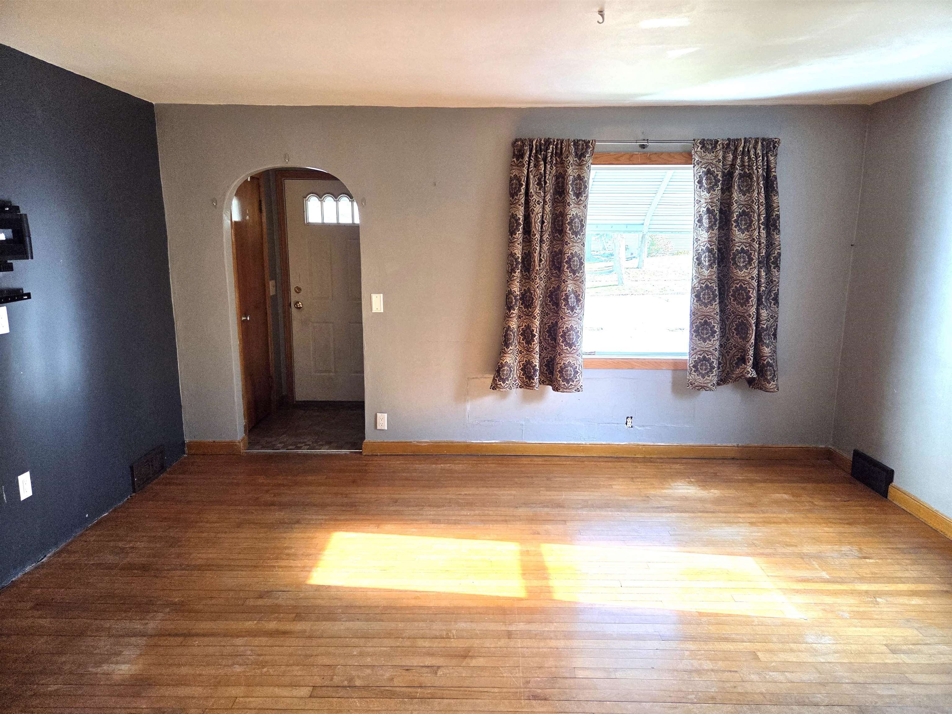 604 N CHESTNUT AVENUE, Marshfield, Wisconsin 54449, 4 Bedrooms Bedrooms, ,2 BathroomsBathrooms,Residential,For Sale,604 N CHESTNUT AVENUE,22505028