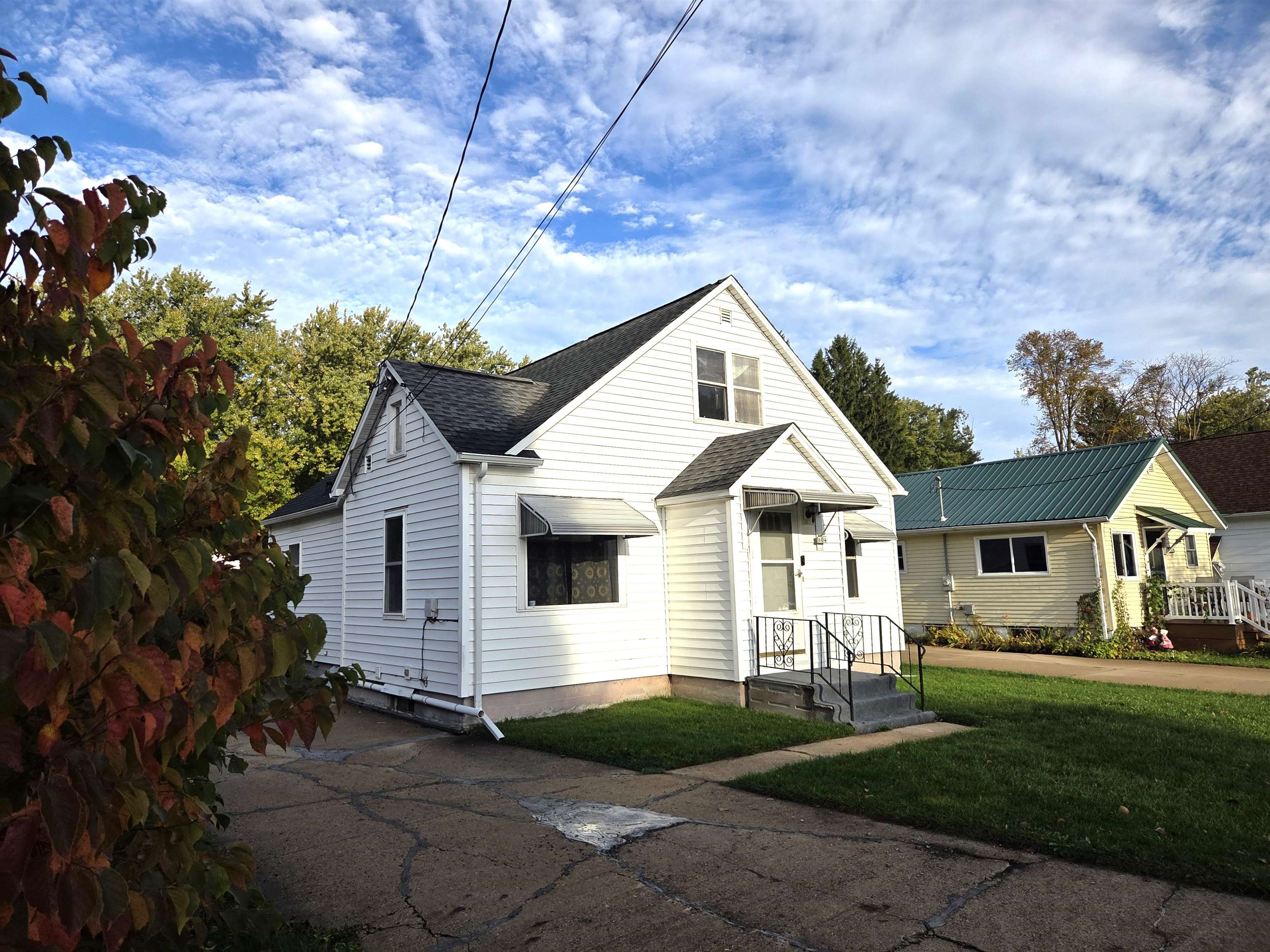 604 N CHESTNUT AVENUE, Marshfield, Wisconsin 54449, 4 Bedrooms Bedrooms, ,2 BathroomsBathrooms,Residential,For Sale,604 N CHESTNUT AVENUE,22505028