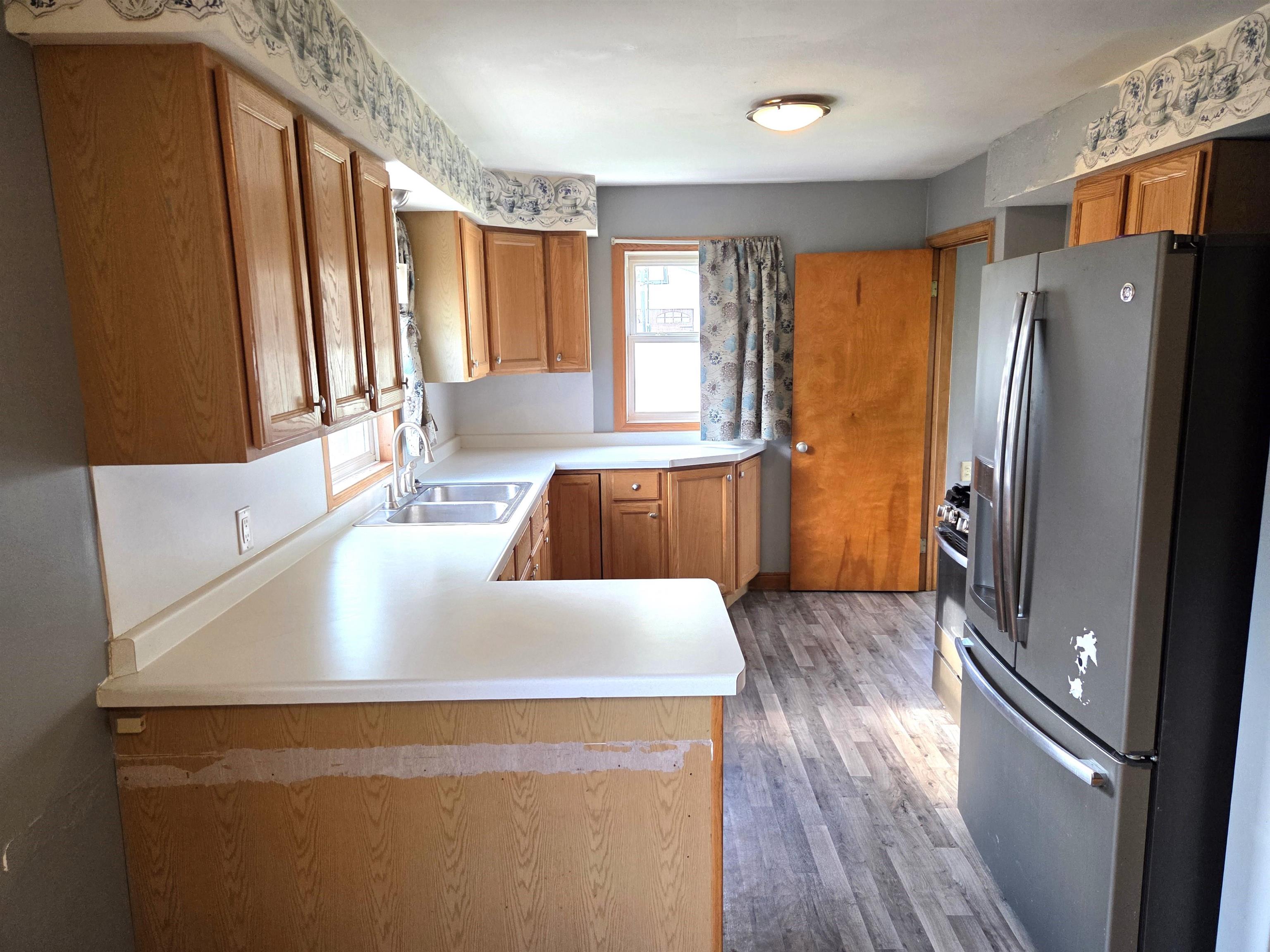 604 N CHESTNUT AVENUE, Marshfield, Wisconsin 54449, 4 Bedrooms Bedrooms, ,2 BathroomsBathrooms,Residential,For Sale,604 N CHESTNUT AVENUE,22505028