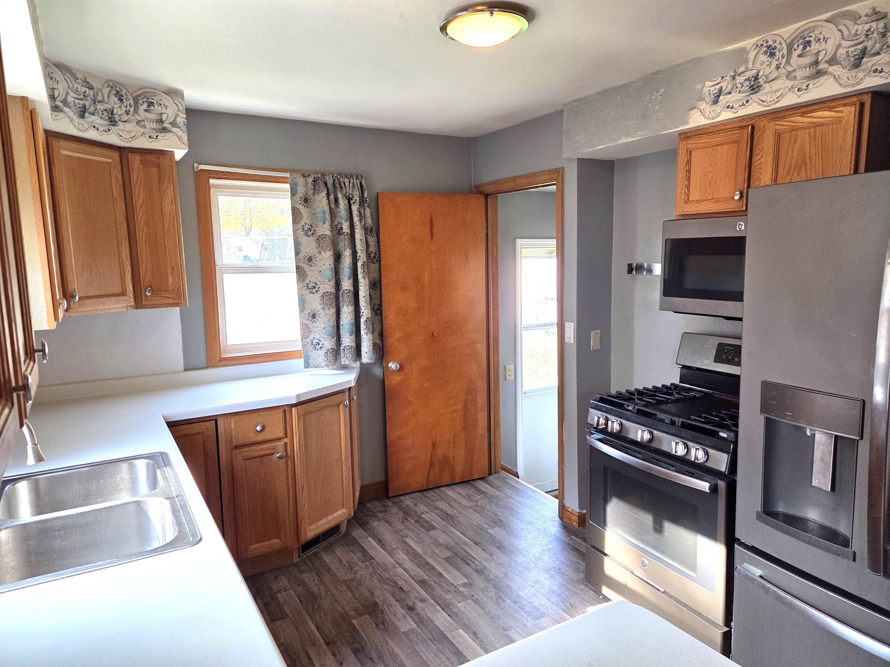 604 N CHESTNUT AVENUE, Marshfield, Wisconsin 54449, 4 Bedrooms Bedrooms, ,2 BathroomsBathrooms,Residential,For Sale,604 N CHESTNUT AVENUE,22505028