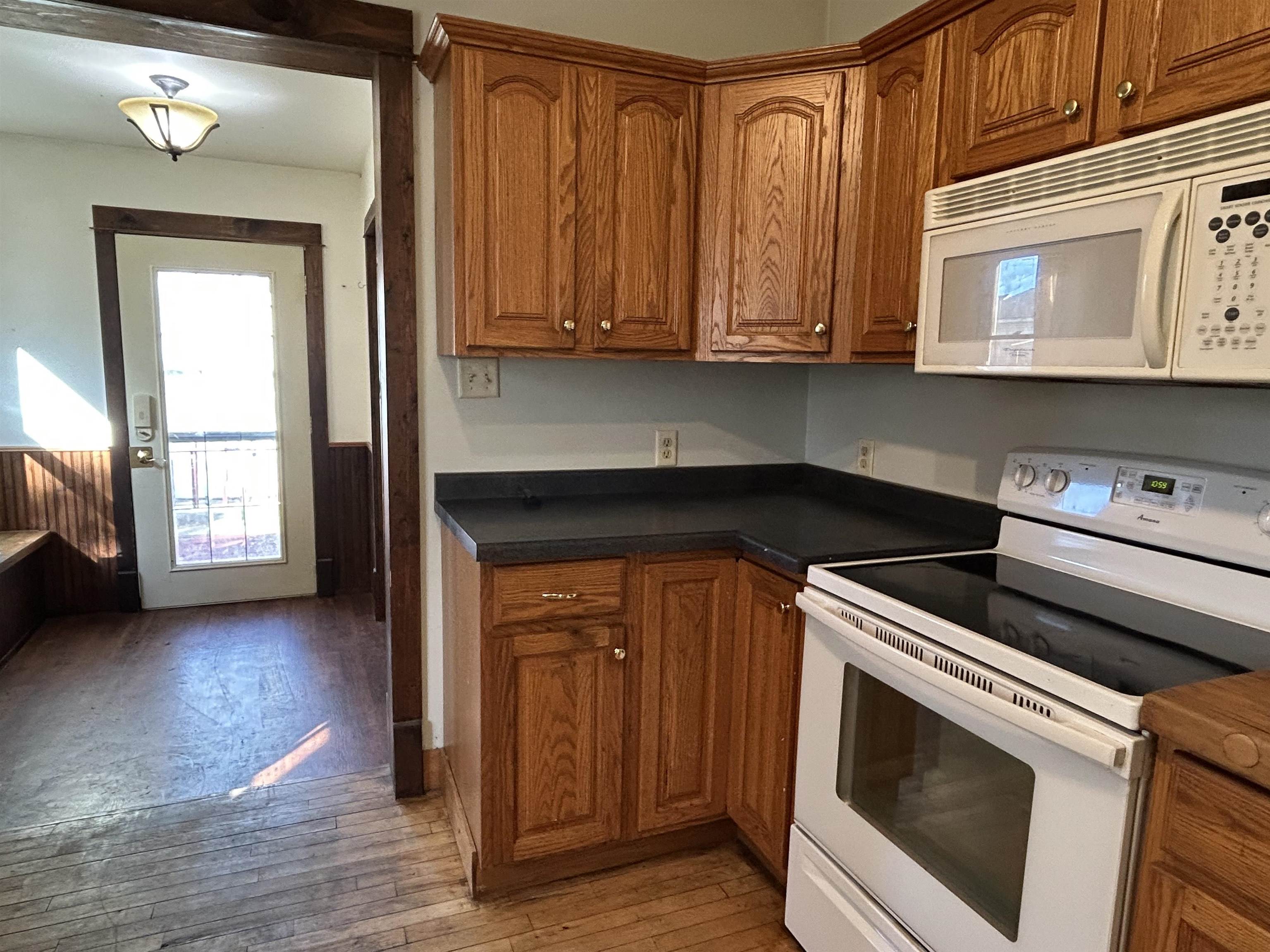 108 HINMAN AVENUE, Marshfield, Wisconsin 54449, 3 Bedrooms Bedrooms, ,1 BathroomBathrooms,Residential,For Sale,108 HINMAN AVENUE,22505069