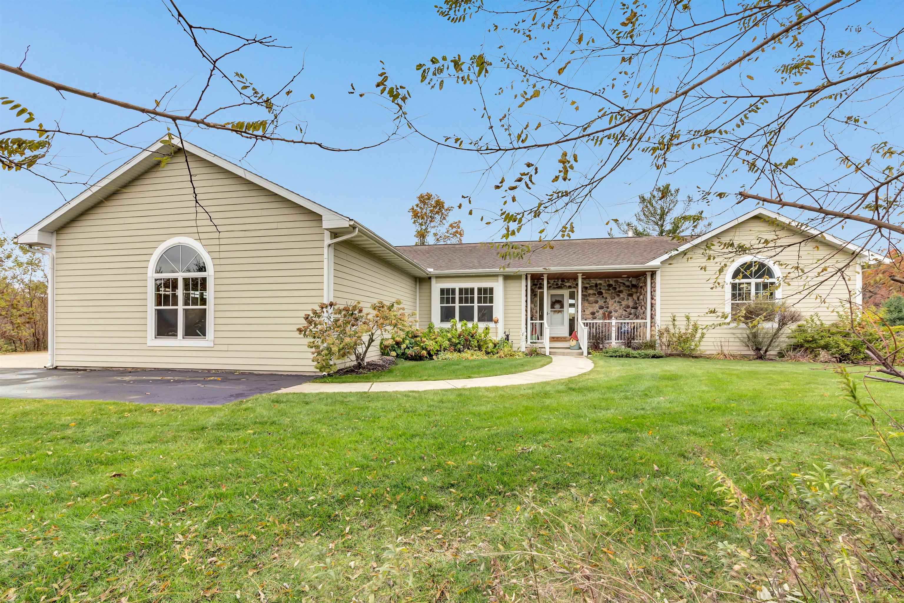 4006 ELKINS ROAD, Amherst, Wisconsin 54406, 4 Bedrooms Bedrooms, ,3 BathroomsBathrooms,Residential,For Sale,4006 ELKINS ROAD,22505122