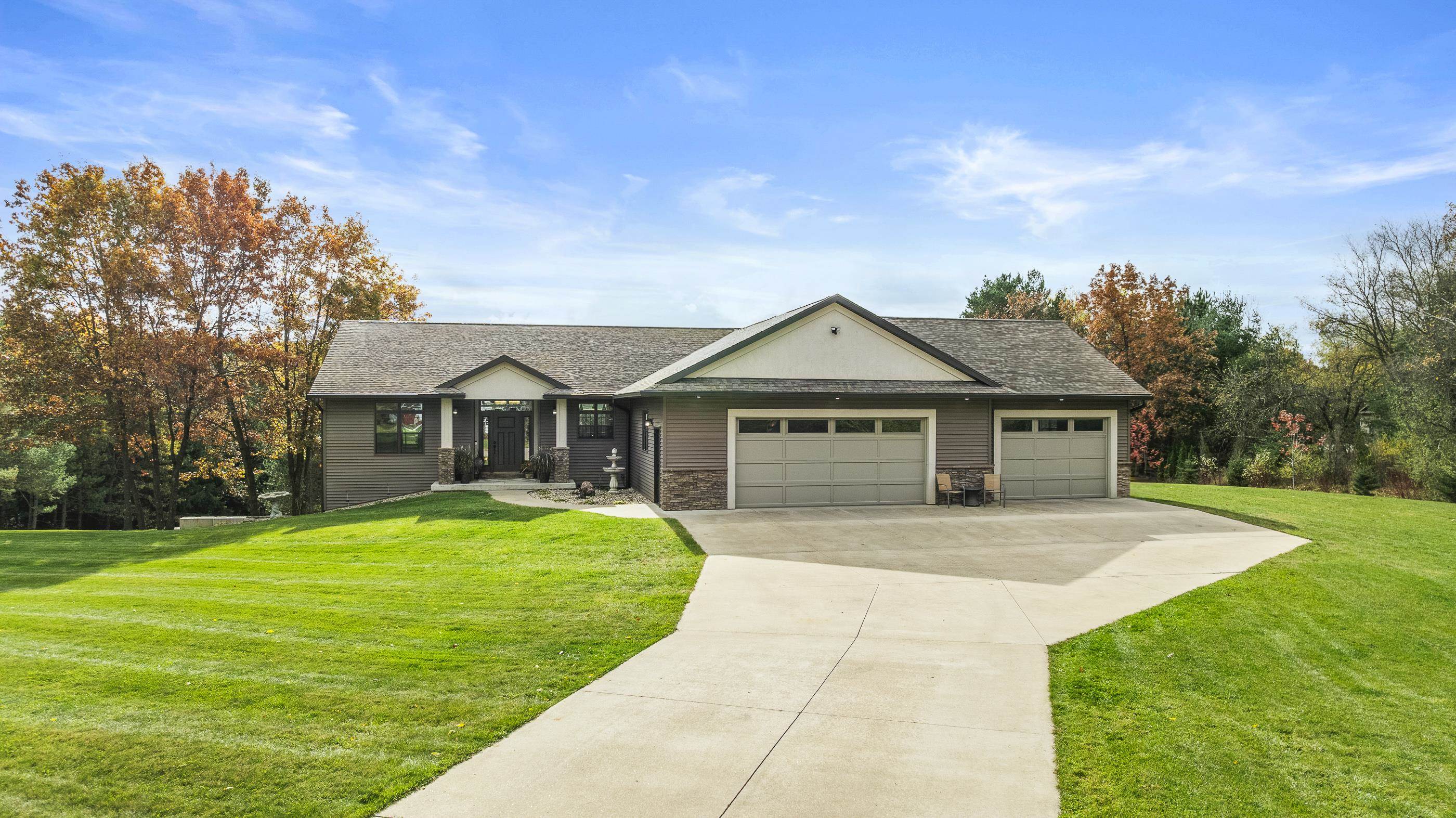 8261 ROLLING HILLS ROAD, Custer, Wisconsin 54423, 5 Bedrooms Bedrooms, ,3 BathroomsBathrooms,Residential,For Sale,8261 ROLLING HILLS ROAD,22505136