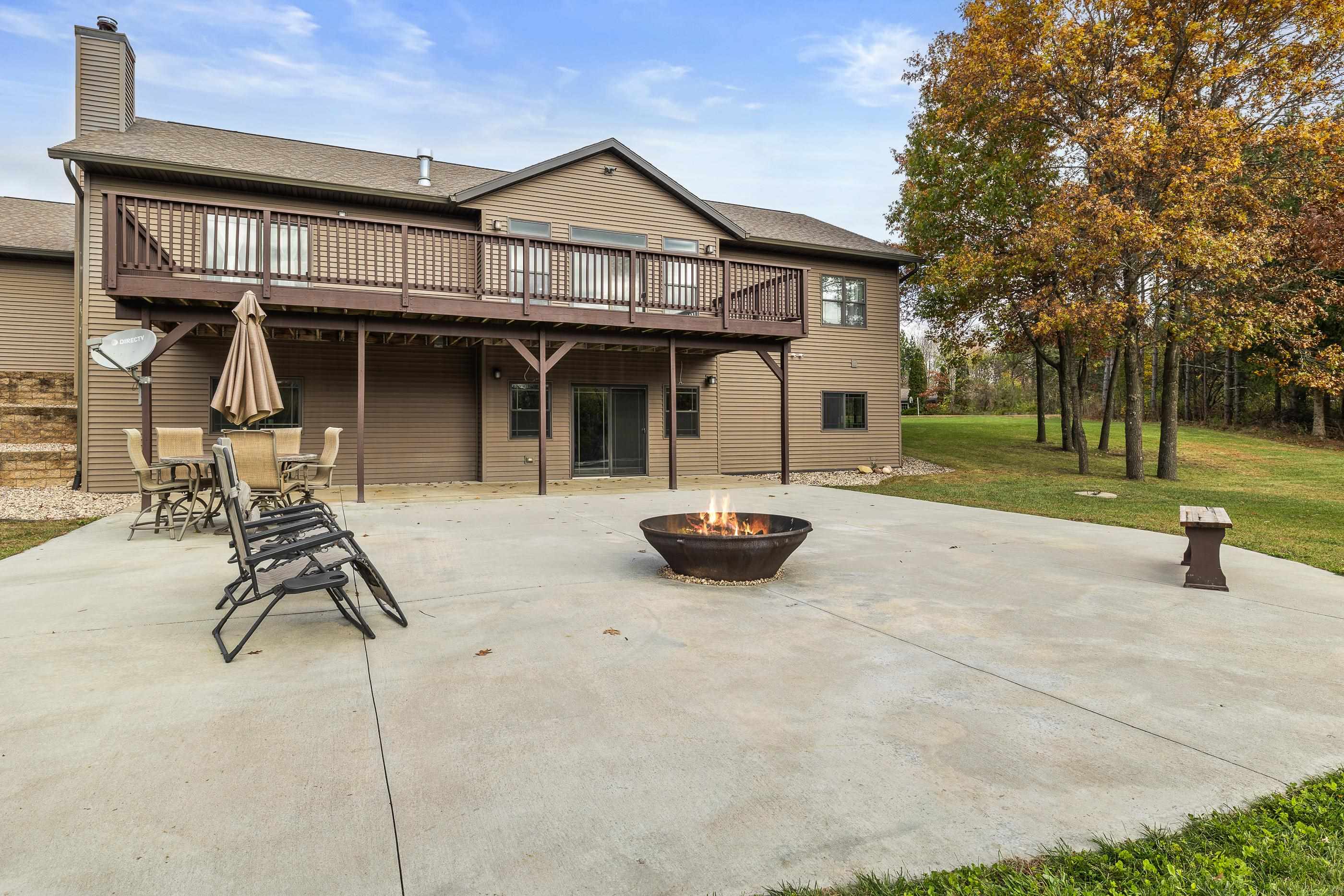 8261 ROLLING HILLS ROAD, Custer, Wisconsin 54423, 5 Bedrooms Bedrooms, ,3 BathroomsBathrooms,Residential,For Sale,8261 ROLLING HILLS ROAD,22505136