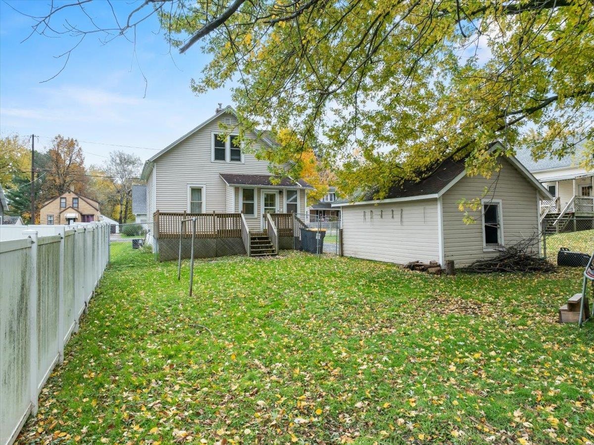 204 N HINMAN AVENUE, Marshfield, Wisconsin 54449, 3 Bedrooms Bedrooms, ,2 BathroomsBathrooms,Residential,For Sale,204 N HINMAN AVENUE,22505142