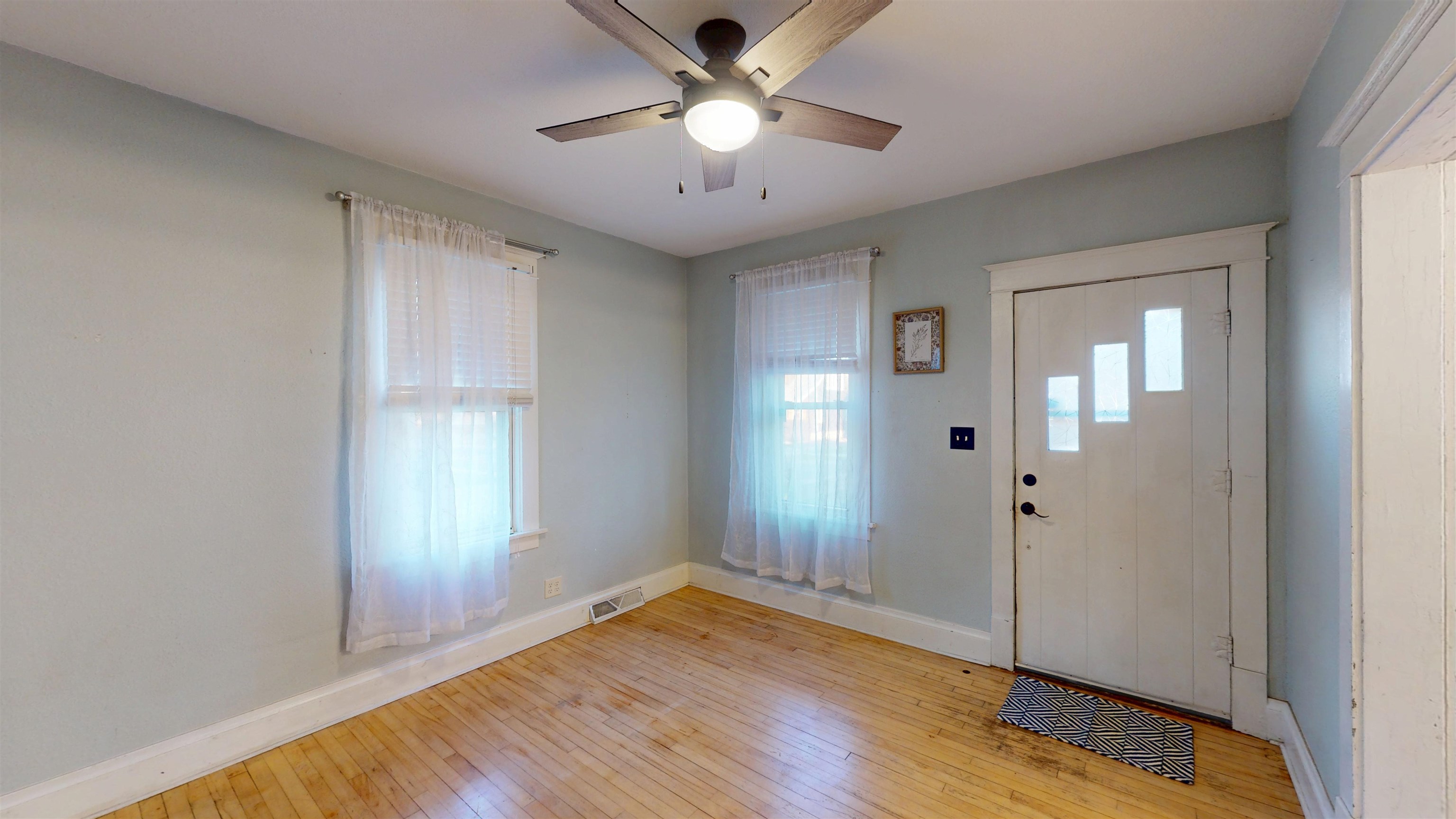 204 N HINMAN AVENUE, Marshfield, Wisconsin 54449, 3 Bedrooms Bedrooms, ,2 BathroomsBathrooms,Residential,For Sale,204 N HINMAN AVENUE,22505142