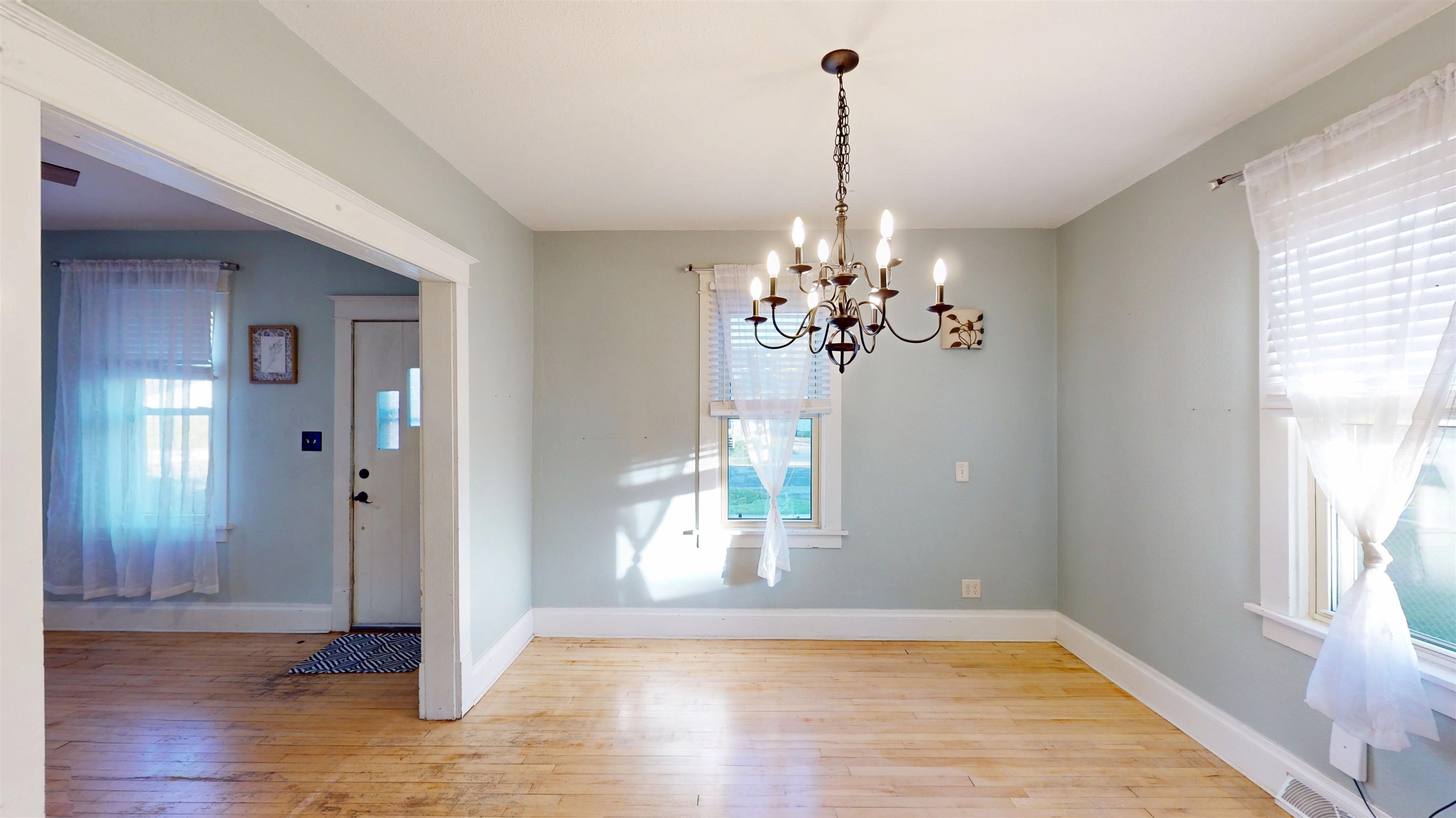 204 N HINMAN AVENUE, Marshfield, Wisconsin 54449, 3 Bedrooms Bedrooms, ,2 BathroomsBathrooms,Residential,For Sale,204 N HINMAN AVENUE,22505142