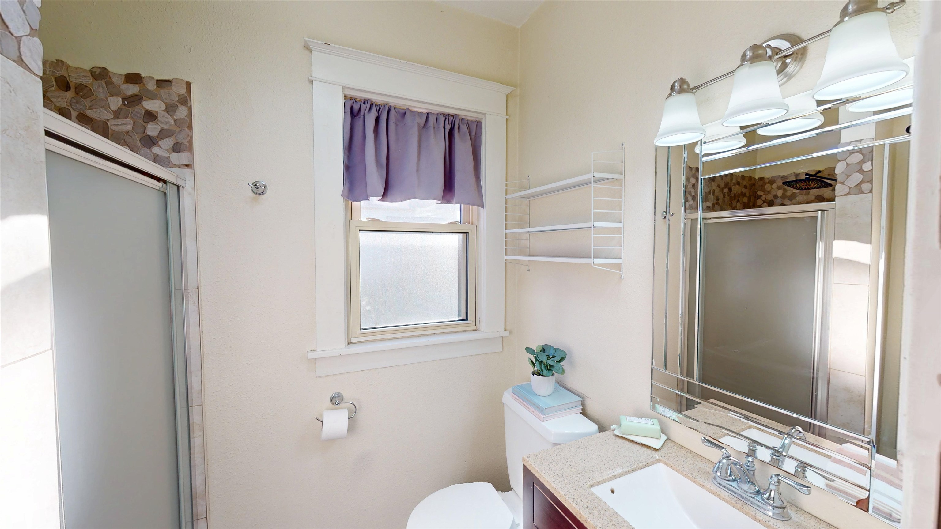 204 N HINMAN AVENUE, Marshfield, Wisconsin 54449, 3 Bedrooms Bedrooms, ,2 BathroomsBathrooms,Residential,For Sale,204 N HINMAN AVENUE,22505142