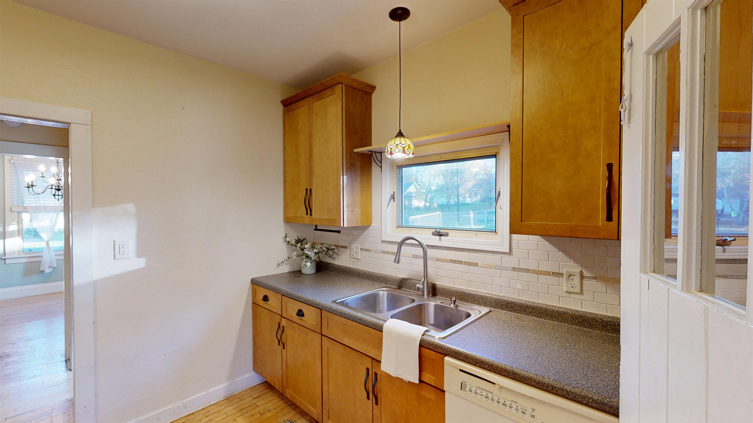 204 N HINMAN AVENUE, Marshfield, Wisconsin 54449, 3 Bedrooms Bedrooms, ,2 BathroomsBathrooms,Residential,For Sale,204 N HINMAN AVENUE,22505142