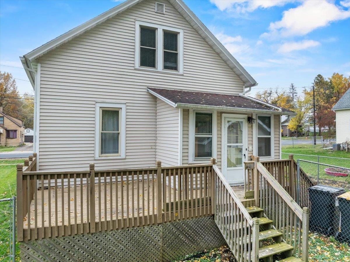 204 N HINMAN AVENUE, Marshfield, Wisconsin 54449, 3 Bedrooms Bedrooms, ,2 BathroomsBathrooms,Residential,For Sale,204 N HINMAN AVENUE,22505142