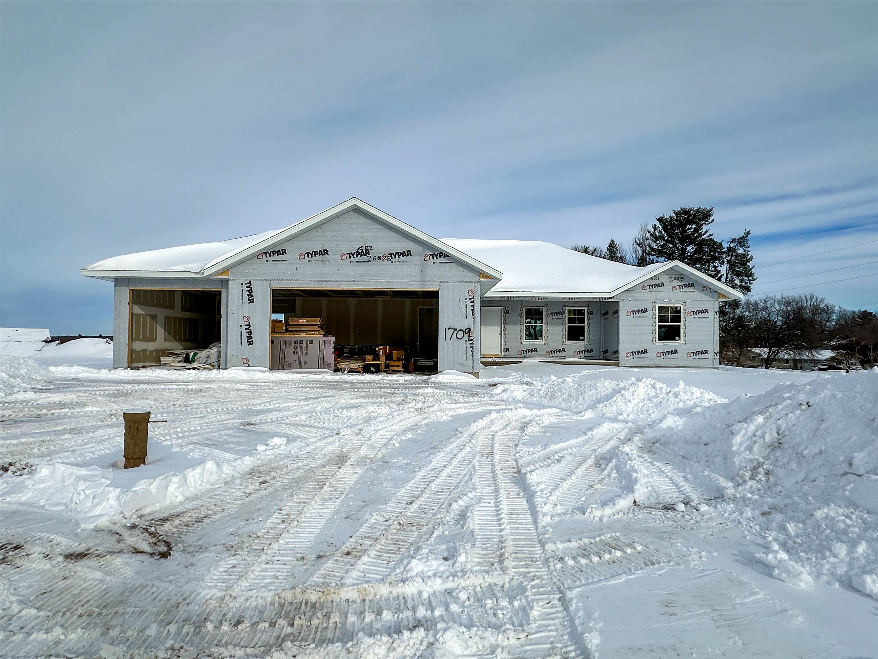 1709 W ANDREA STREET, Marshfield, Wisconsin 54449, 3 Bedrooms Bedrooms, ,2 BathroomsBathrooms,Residential,For Sale,1709 W ANDREA STREET,22505186