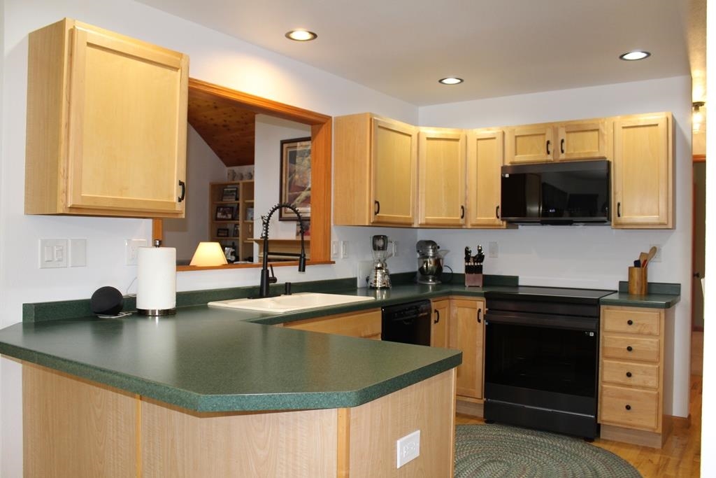 9916 RIDGEWAY COURT, Minocqua, Wisconsin 54548, 3 Bedrooms Bedrooms, ,2 BathroomsBathrooms,Residential,For Sale,9916 RIDGEWAY COURT,22505220