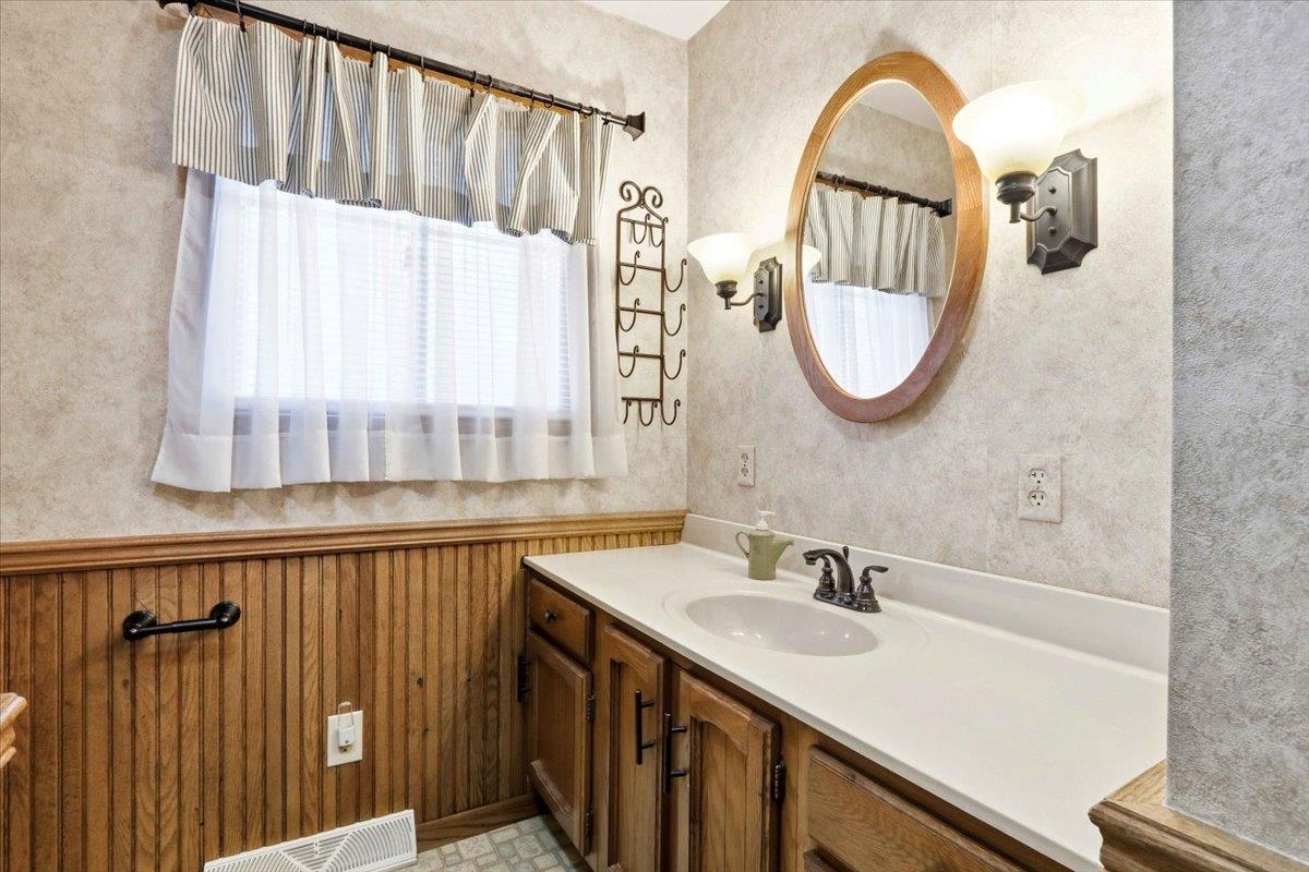 5940 PINE RIDGE TRAIL, Wisconsin Rapids, Wisconsin 54494, 3 Bedrooms Bedrooms, ,1 BathroomBathrooms,Residential,For Sale,5940 PINE RIDGE TRAIL,22505249