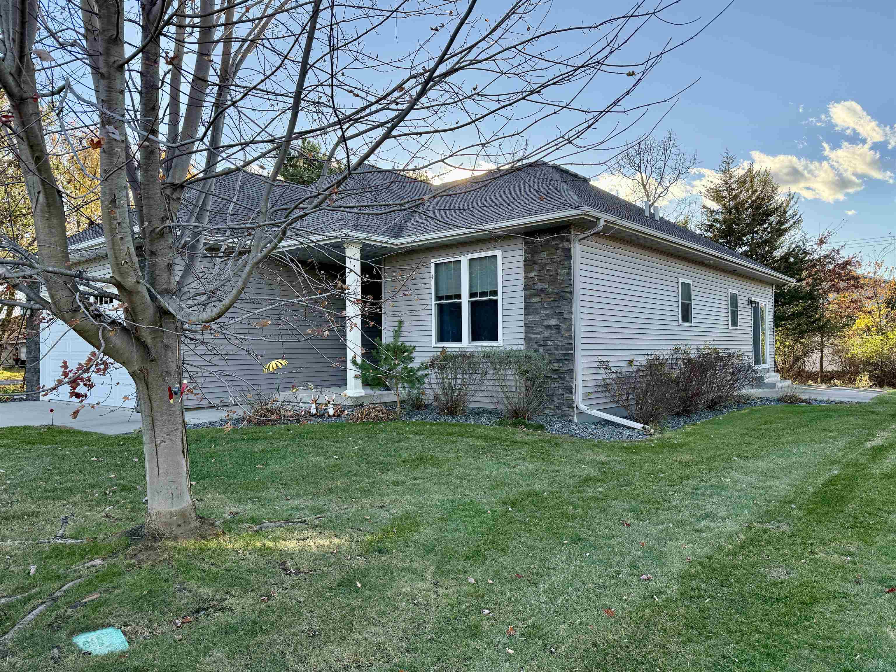 2911 TUSCANY WAY, Plover, Wisconsin 54467, 2 Bedrooms Bedrooms, ,2 BathroomsBathrooms,Residential,For Sale,2911 TUSCANY WAY,22505306