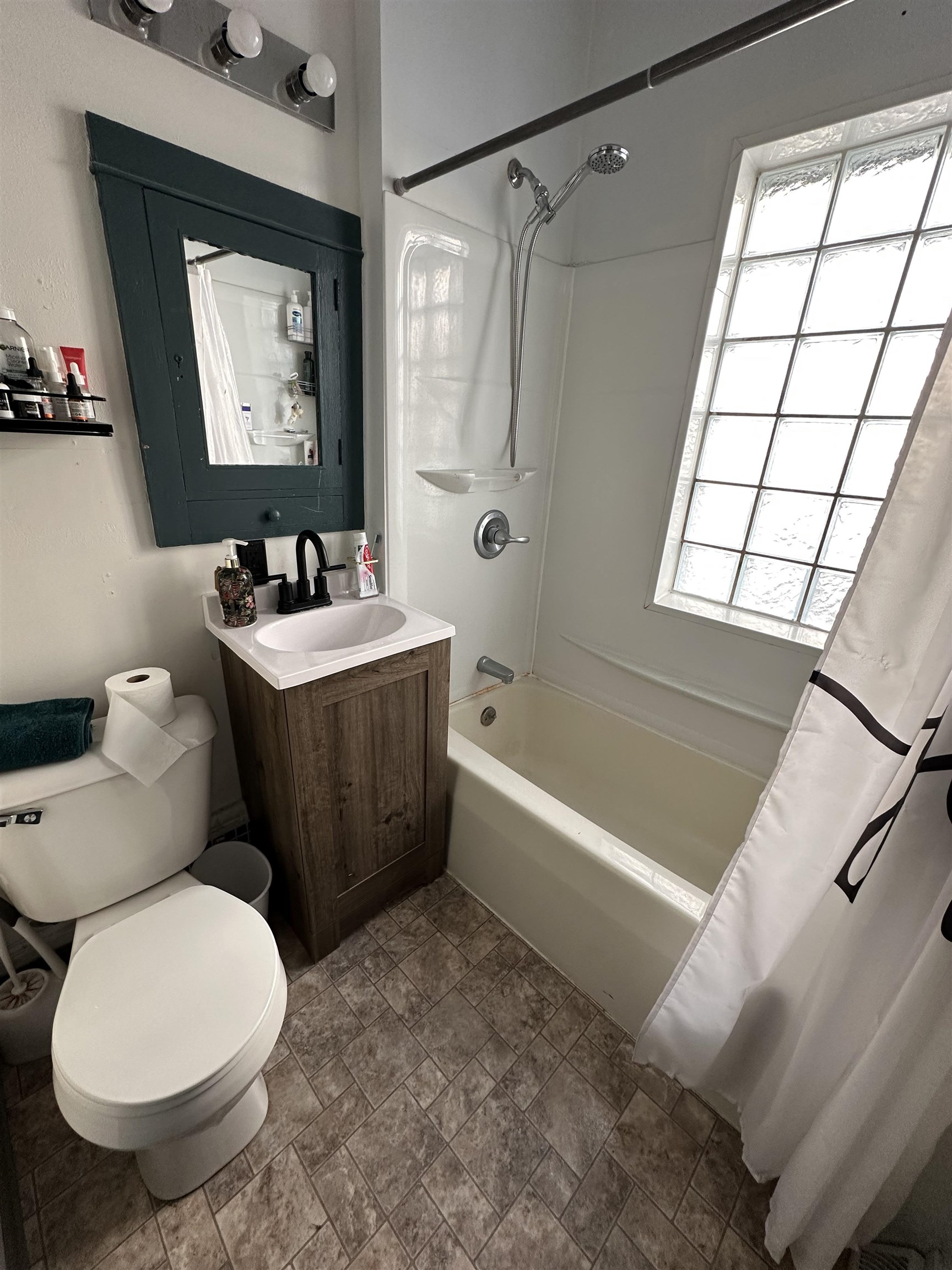 844 FREDERICK STREET, Oshkosh, Wisconsin 54901, 2 Bedrooms Bedrooms, ,1 BathroomBathrooms,Residential,For Sale,844 FREDERICK STREET,22505309