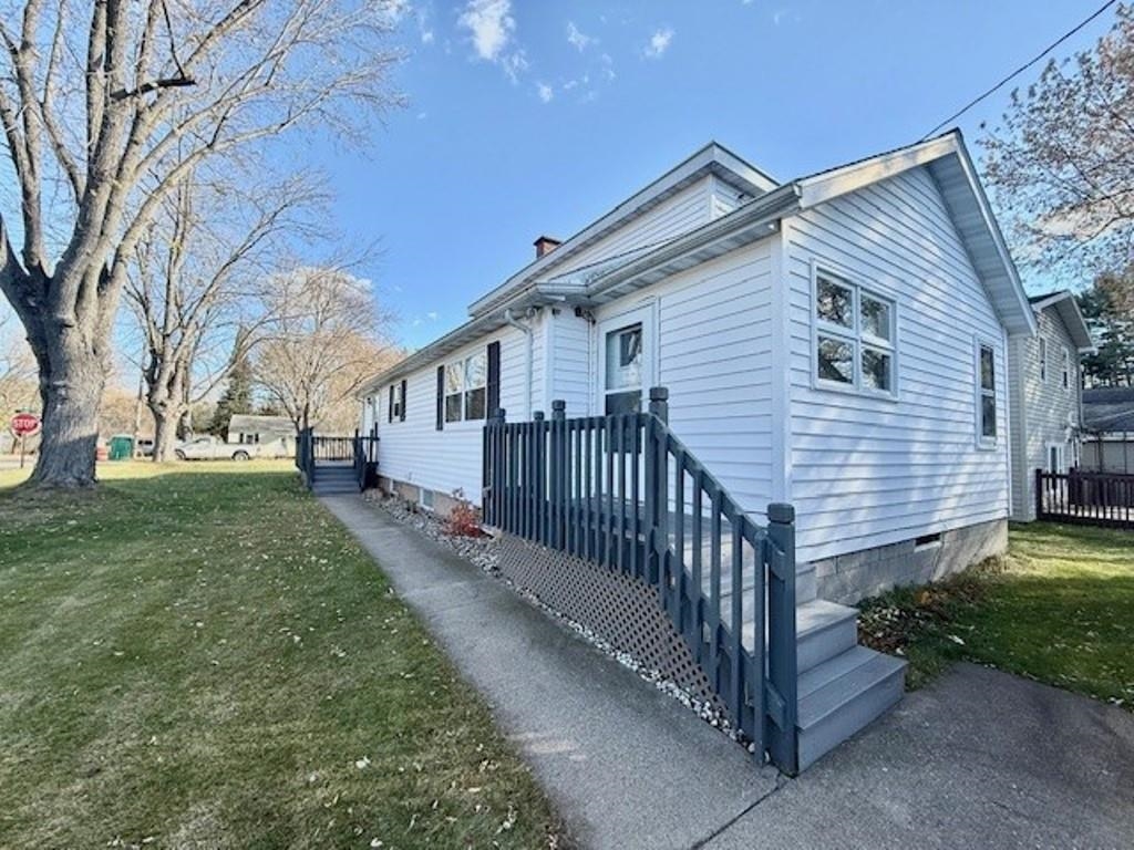 3734 CARL STREET, Wausau, Wisconsin 54403, 3 Bedrooms Bedrooms, ,2 BathroomsBathrooms,Residential,For Sale,3734 CARL STREET,22505315