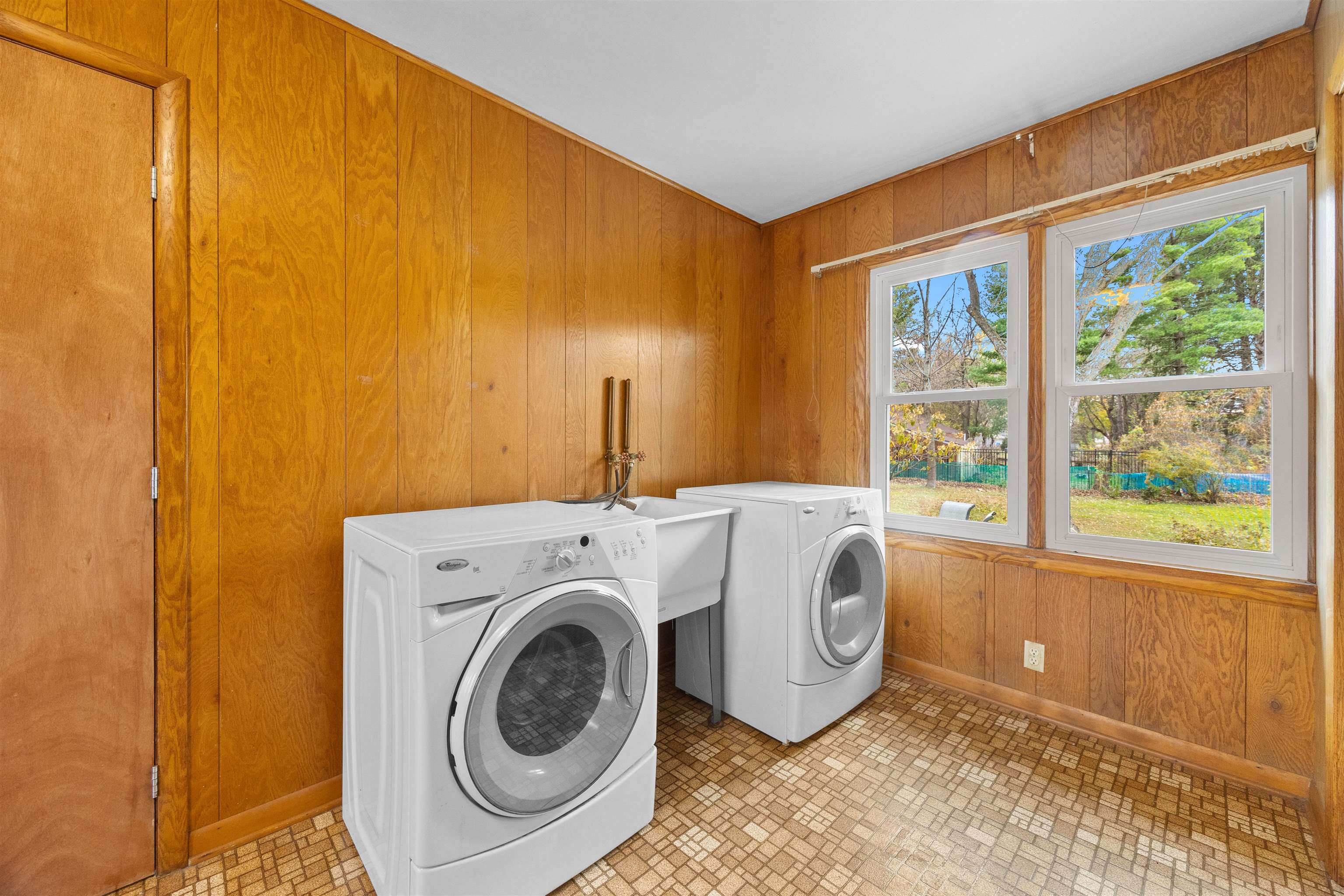 235 SCHOOL STREET, Amherst, Wisconsin 54406, 3 Bedrooms Bedrooms, ,1 BathroomBathrooms,Residential,For Sale,235 SCHOOL STREET,22505327