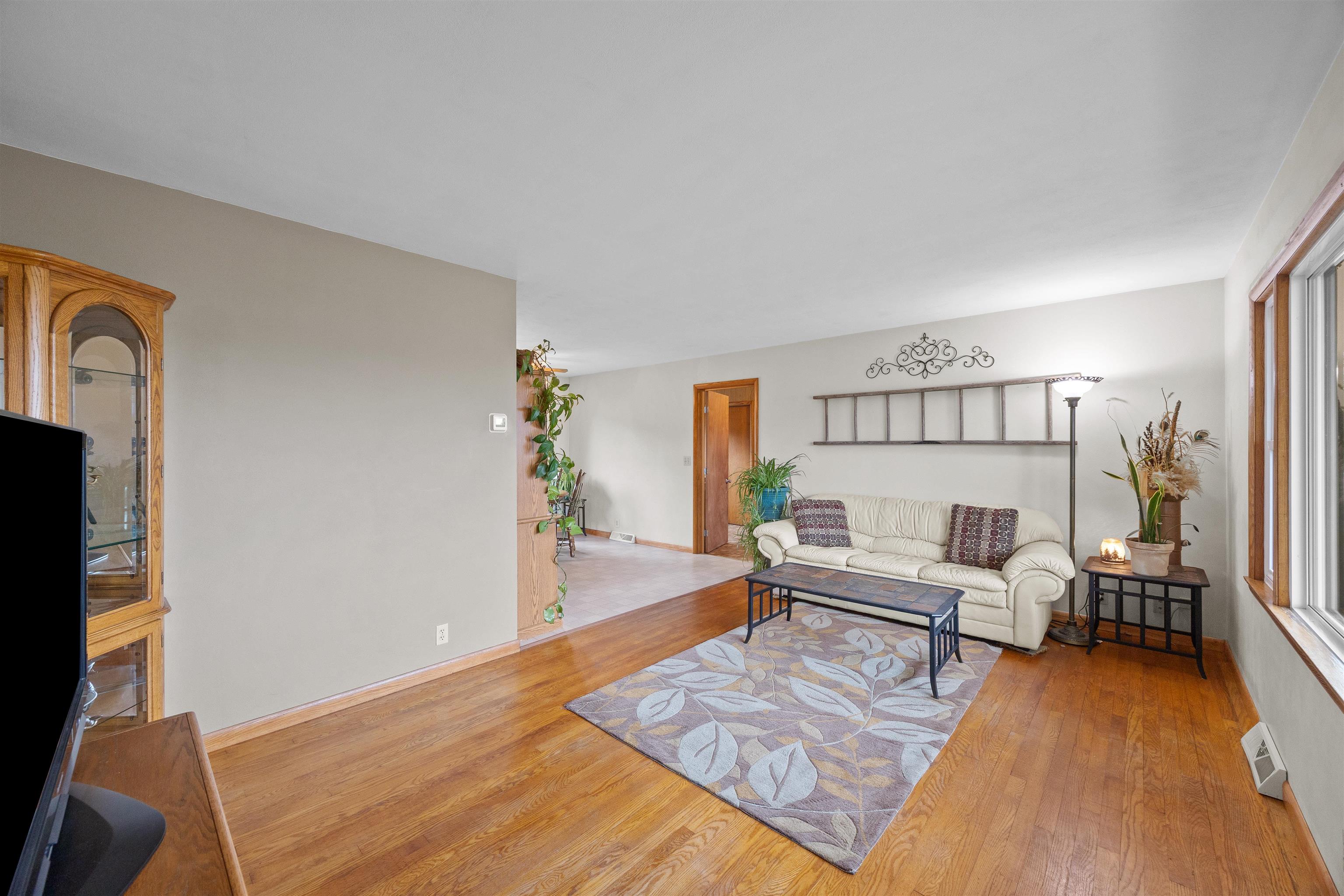 235 SCHOOL STREET, Amherst, Wisconsin 54406, 3 Bedrooms Bedrooms, ,1 BathroomBathrooms,Residential,For Sale,235 SCHOOL STREET,22505327