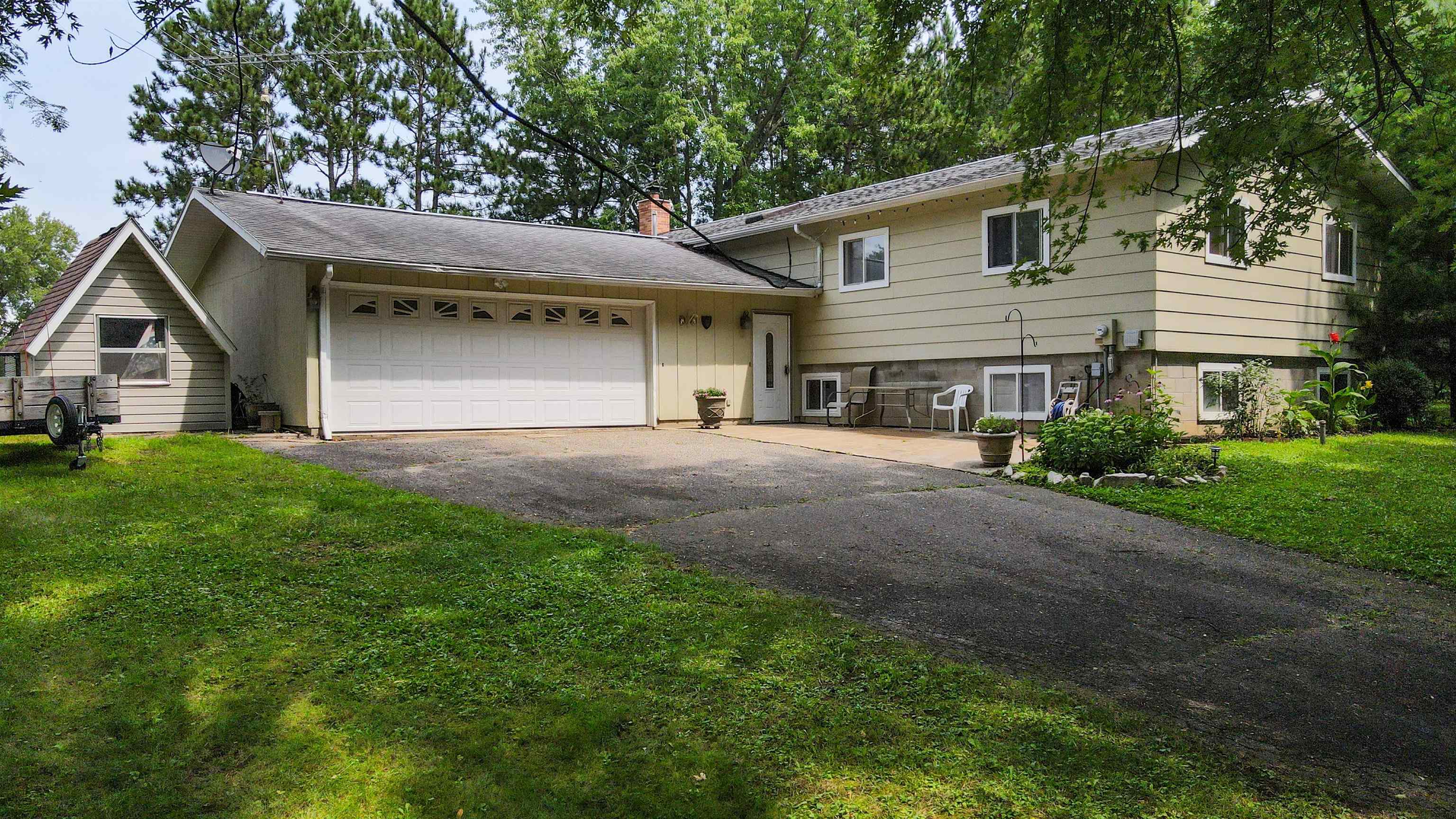 W6360 TAMARACK COURT, Neshkoro, Wisconsin 54960, 6 Bedrooms Bedrooms, ,3 BathroomsBathrooms,Residential,For Sale,W6360 TAMARACK COURT,22505431