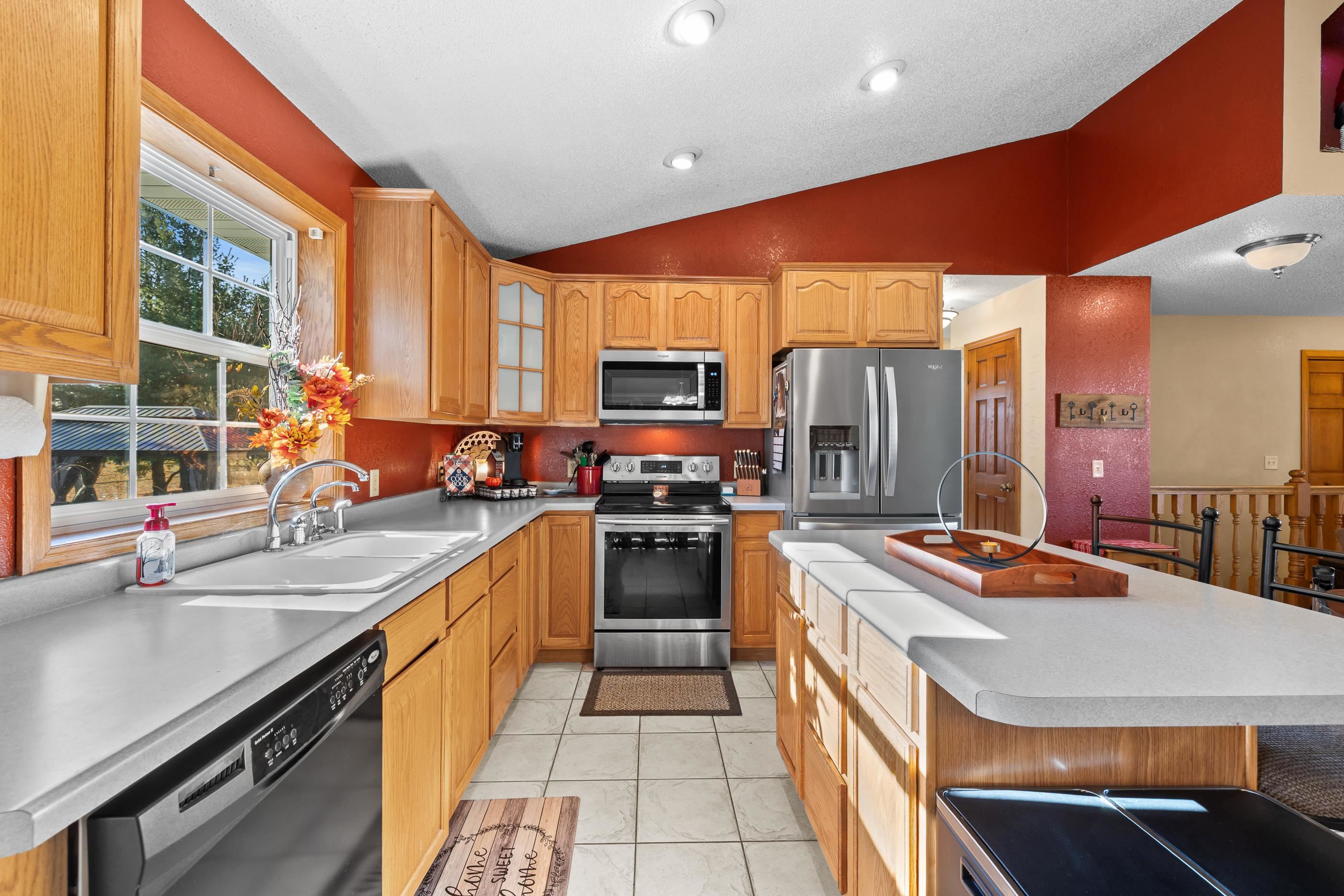 3041 LEXINGTON PLACE, Plover, Wisconsin 54467, 3 Bedrooms Bedrooms, ,3 BathroomsBathrooms,Residential,For Sale,3041 LEXINGTON PLACE,22505465