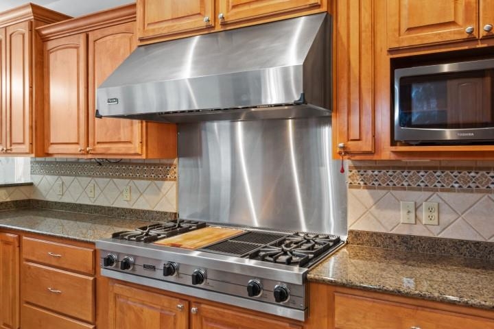 152 MAPLE BLUFF ROAD NORTH, Stevens Point, Wisconsin 54482, 5 Bedrooms Bedrooms, ,5 BathroomsBathrooms,Residential,For Sale,152 MAPLE BLUFF ROAD NORTH,22505475