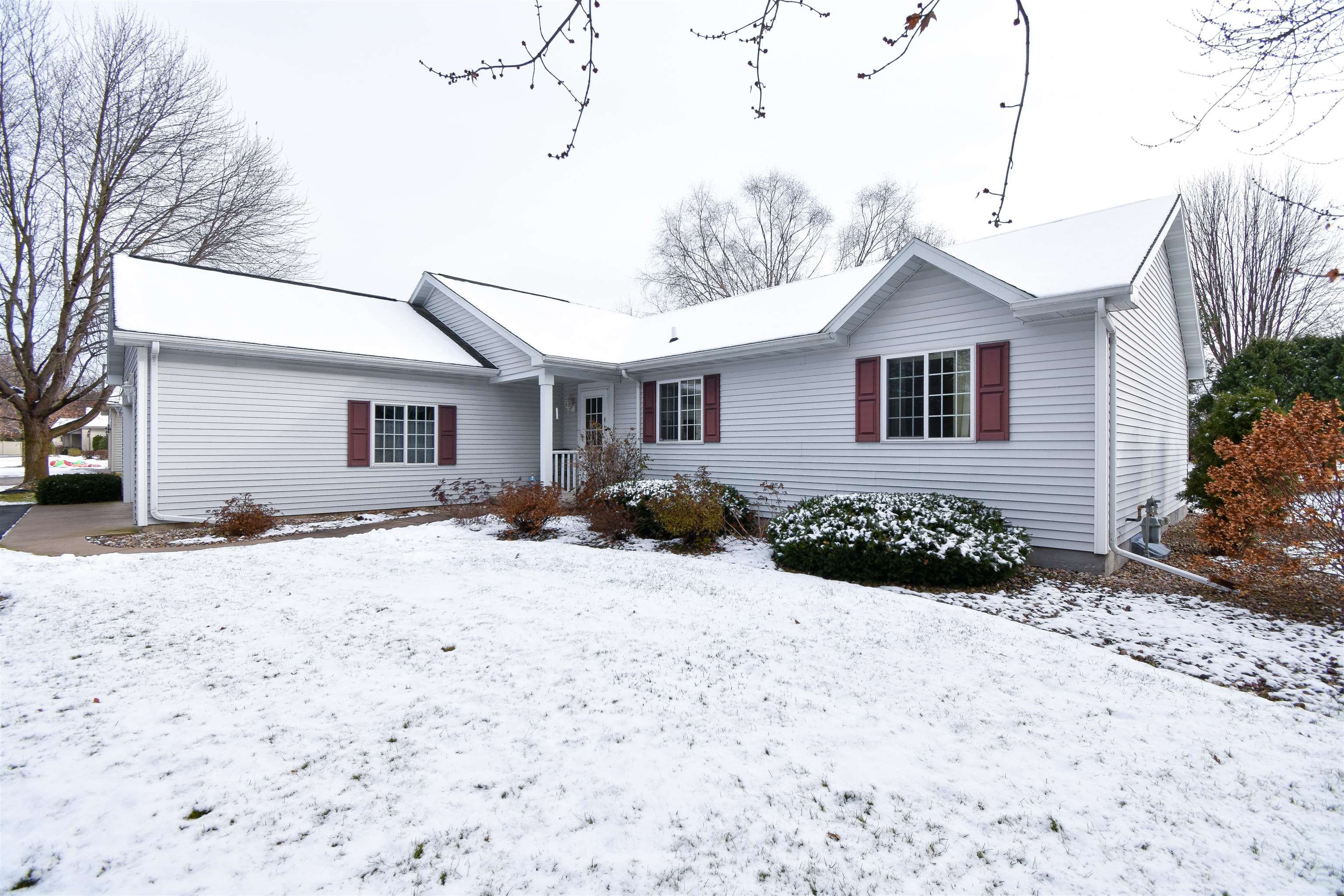 2711 PORTER ROAD, Plover, Wisconsin 54467, 3 Bedrooms Bedrooms, ,2 BathroomsBathrooms,Residential,For Sale,2711 PORTER ROAD,22505480