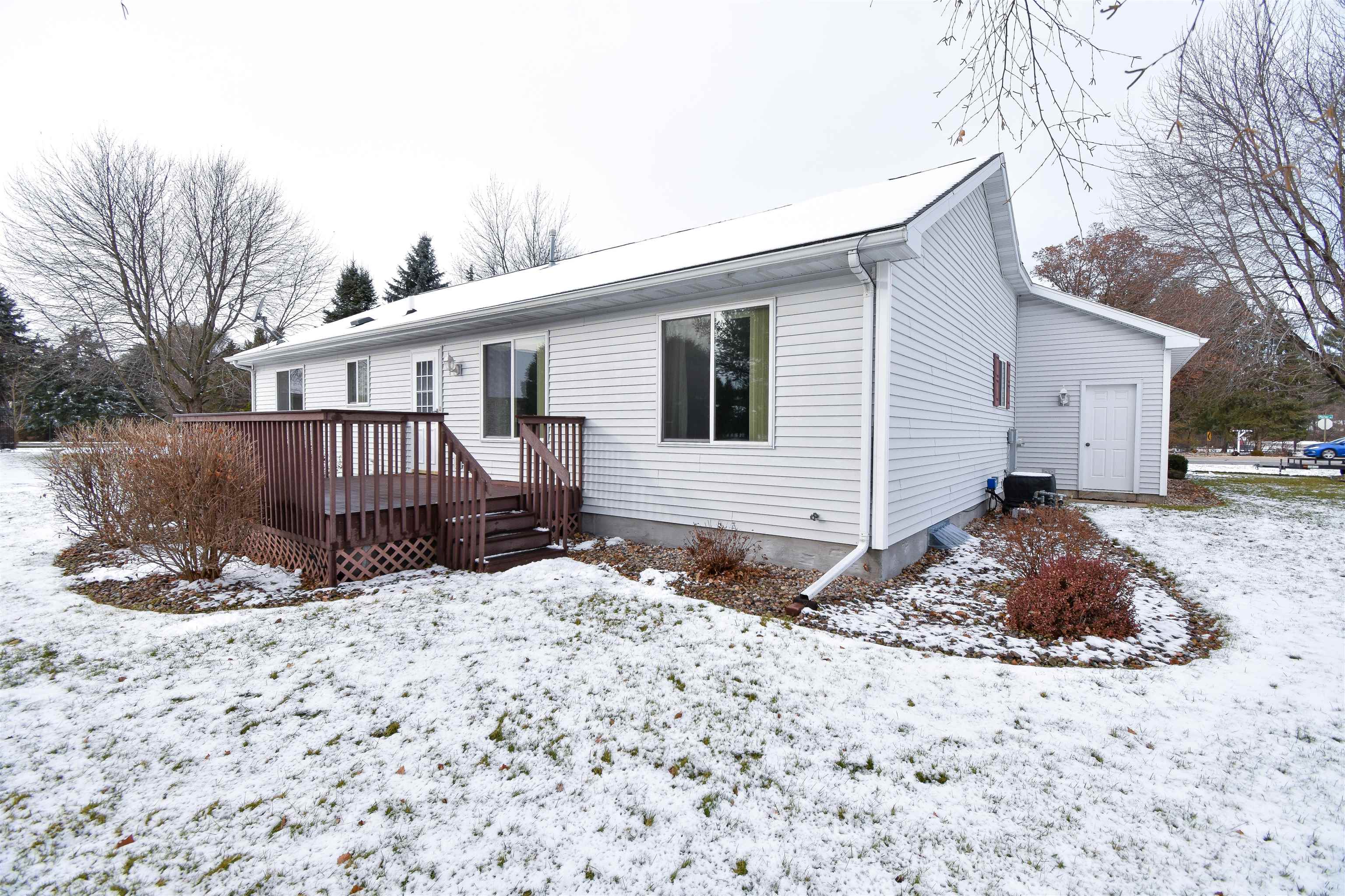 2711 PORTER ROAD, Plover, Wisconsin 54467, 3 Bedrooms Bedrooms, ,2 BathroomsBathrooms,Residential,For Sale,2711 PORTER ROAD,22505480