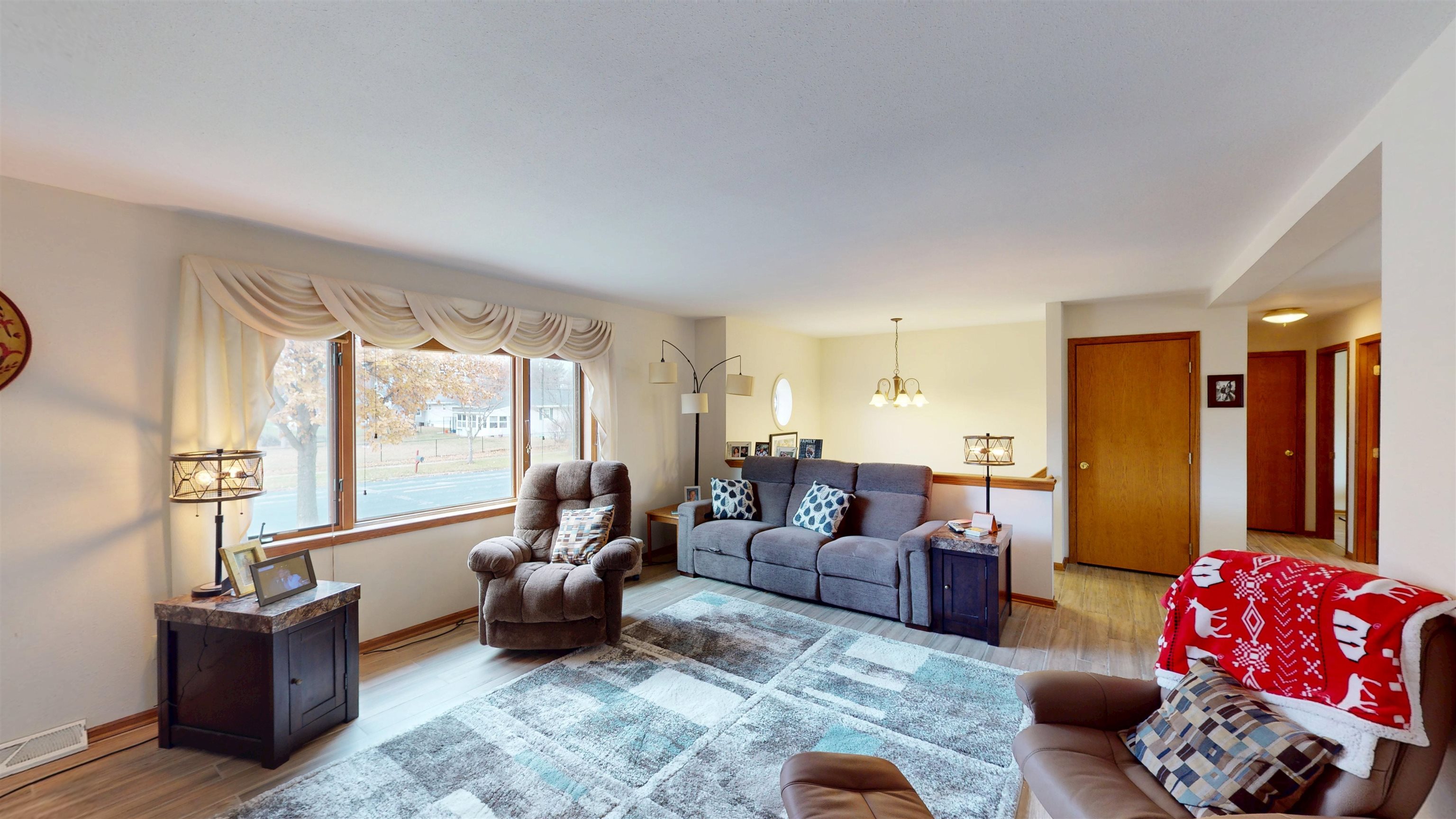 1407 S WASHINGTON AVENUE, Marshfield, Wisconsin 54449, 4 Bedrooms Bedrooms, ,3 BathroomsBathrooms,Residential,For Sale,1407 S WASHINGTON AVENUE,22505537