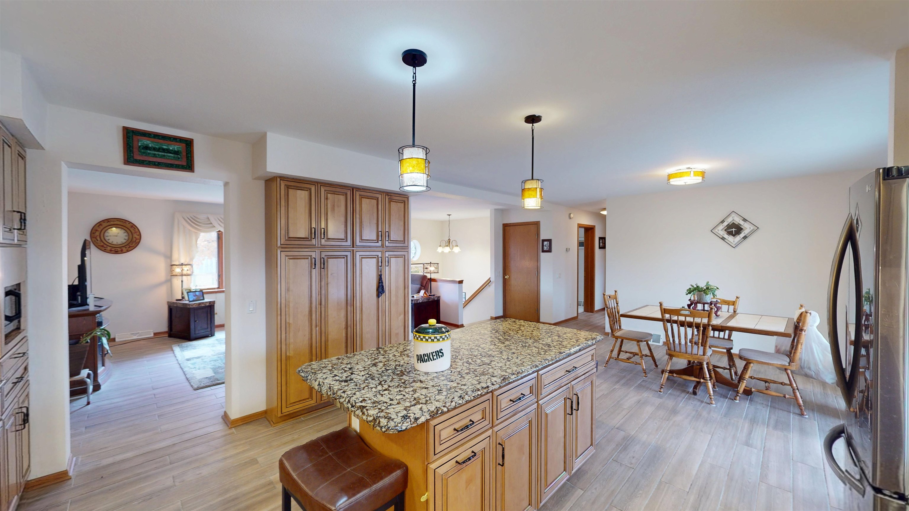 1407 S WASHINGTON AVENUE, Marshfield, Wisconsin 54449, 4 Bedrooms Bedrooms, ,3 BathroomsBathrooms,Residential,For Sale,1407 S WASHINGTON AVENUE,22505537