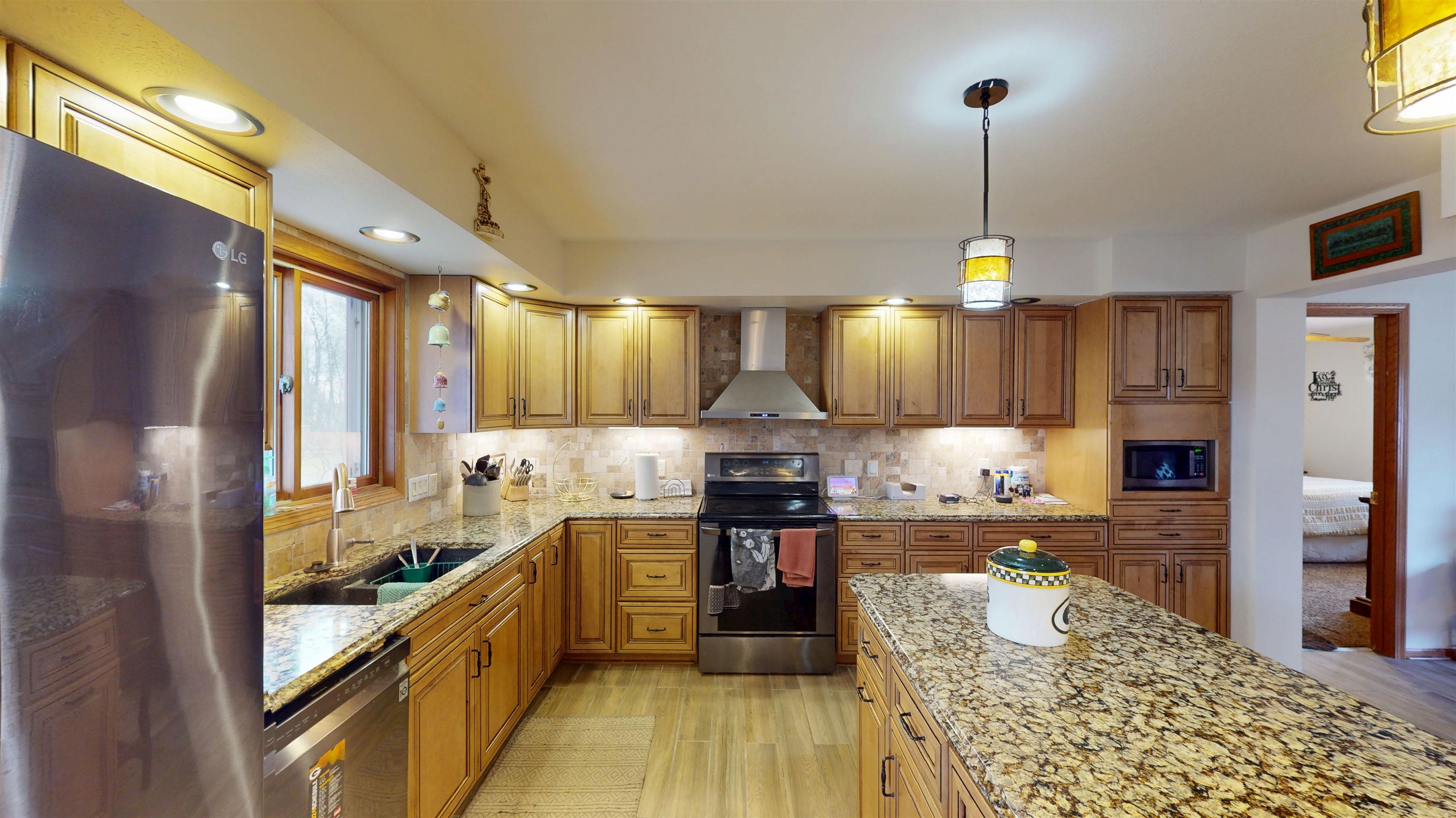 1407 S WASHINGTON AVENUE, Marshfield, Wisconsin 54449, 4 Bedrooms Bedrooms, ,3 BathroomsBathrooms,Residential,For Sale,1407 S WASHINGTON AVENUE,22505537