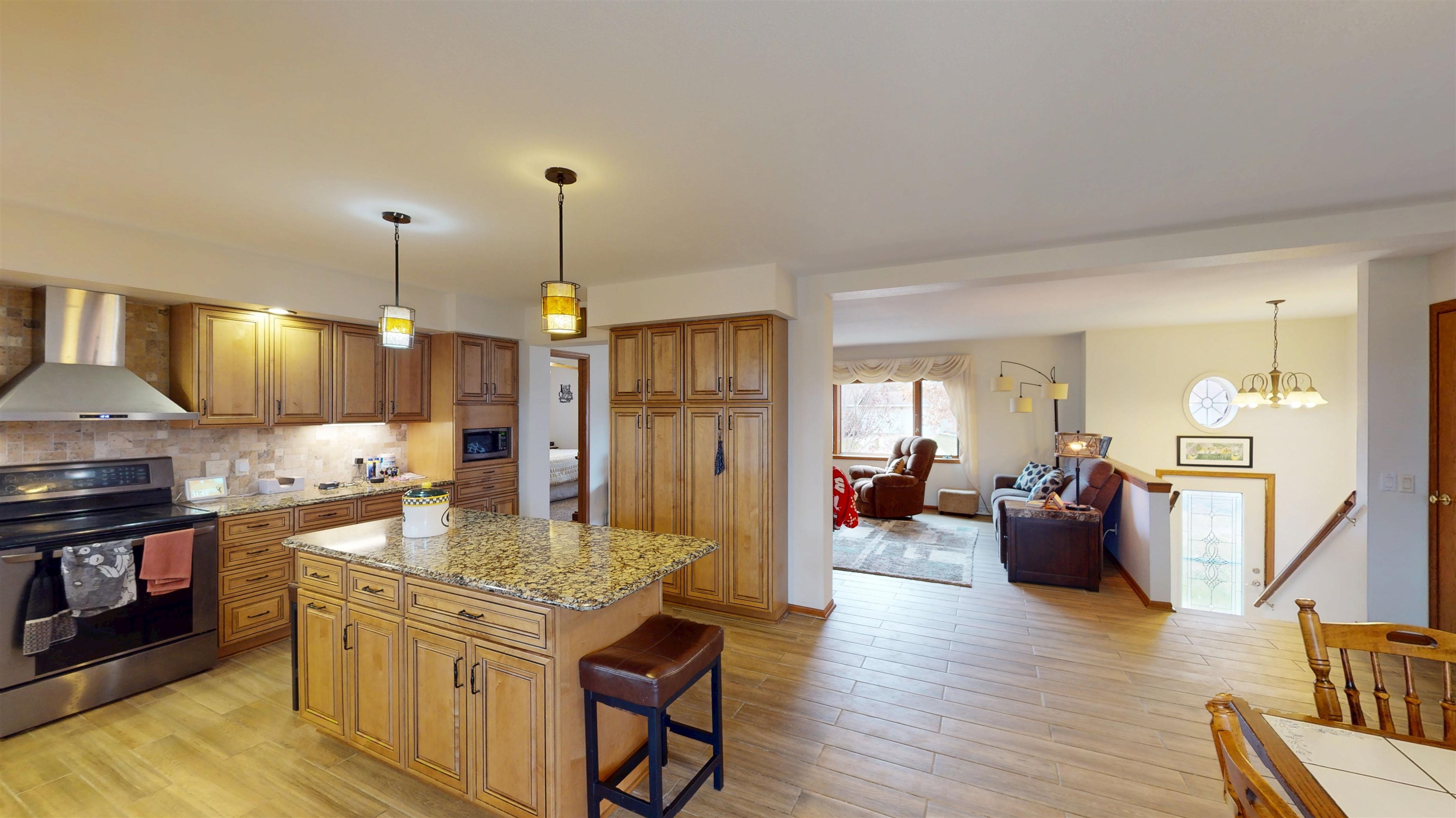 1407 S WASHINGTON AVENUE, Marshfield, Wisconsin 54449, 4 Bedrooms Bedrooms, ,3 BathroomsBathrooms,Residential,For Sale,1407 S WASHINGTON AVENUE,22505537