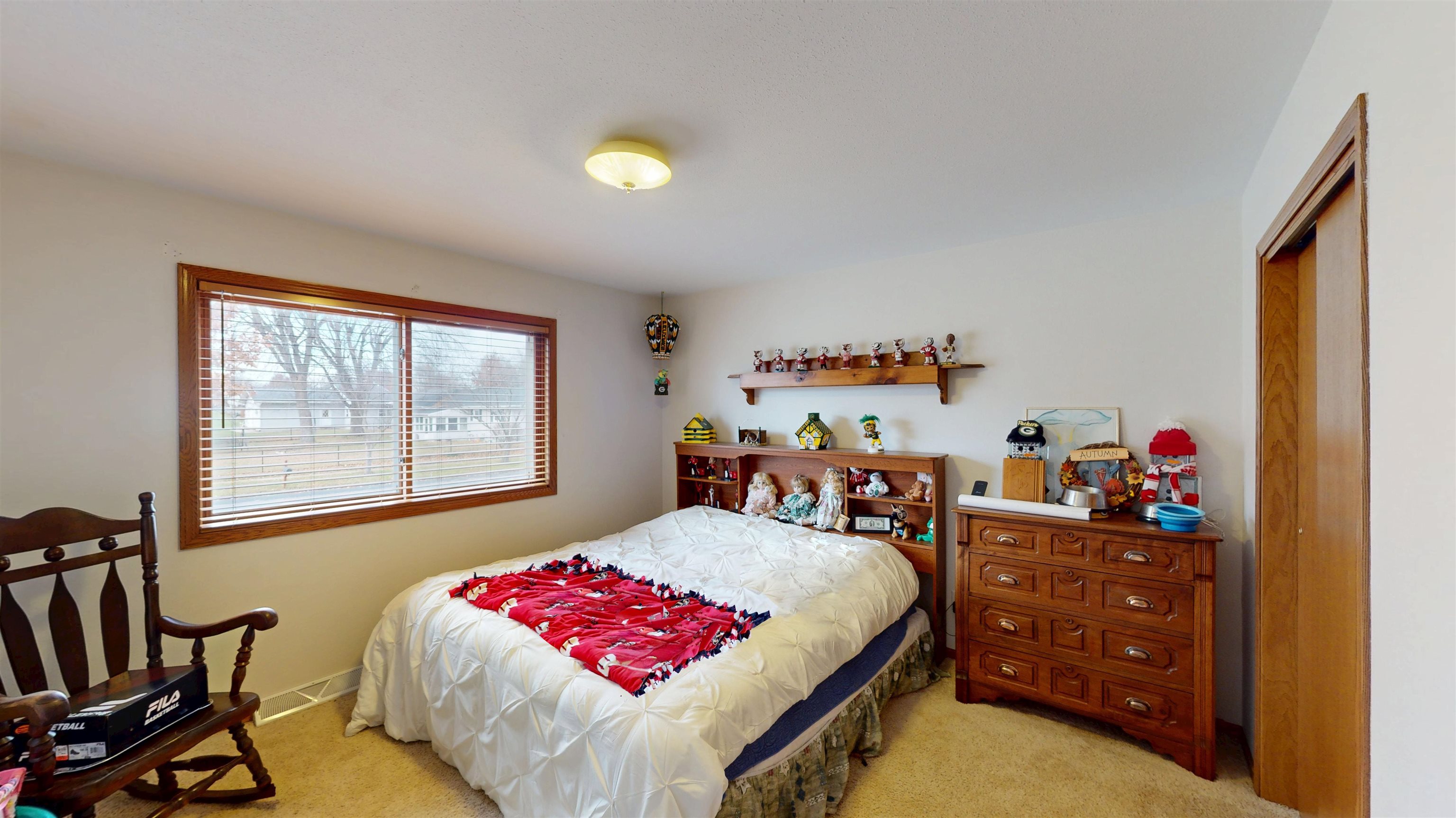 1407 S WASHINGTON AVENUE, Marshfield, Wisconsin 54449, 4 Bedrooms Bedrooms, ,3 BathroomsBathrooms,Residential,For Sale,1407 S WASHINGTON AVENUE,22505537