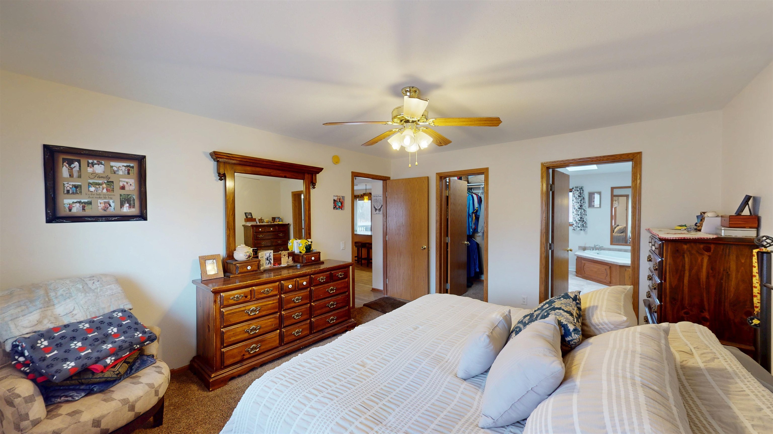 1407 S WASHINGTON AVENUE, Marshfield, Wisconsin 54449, 4 Bedrooms Bedrooms, ,3 BathroomsBathrooms,Residential,For Sale,1407 S WASHINGTON AVENUE,22505537