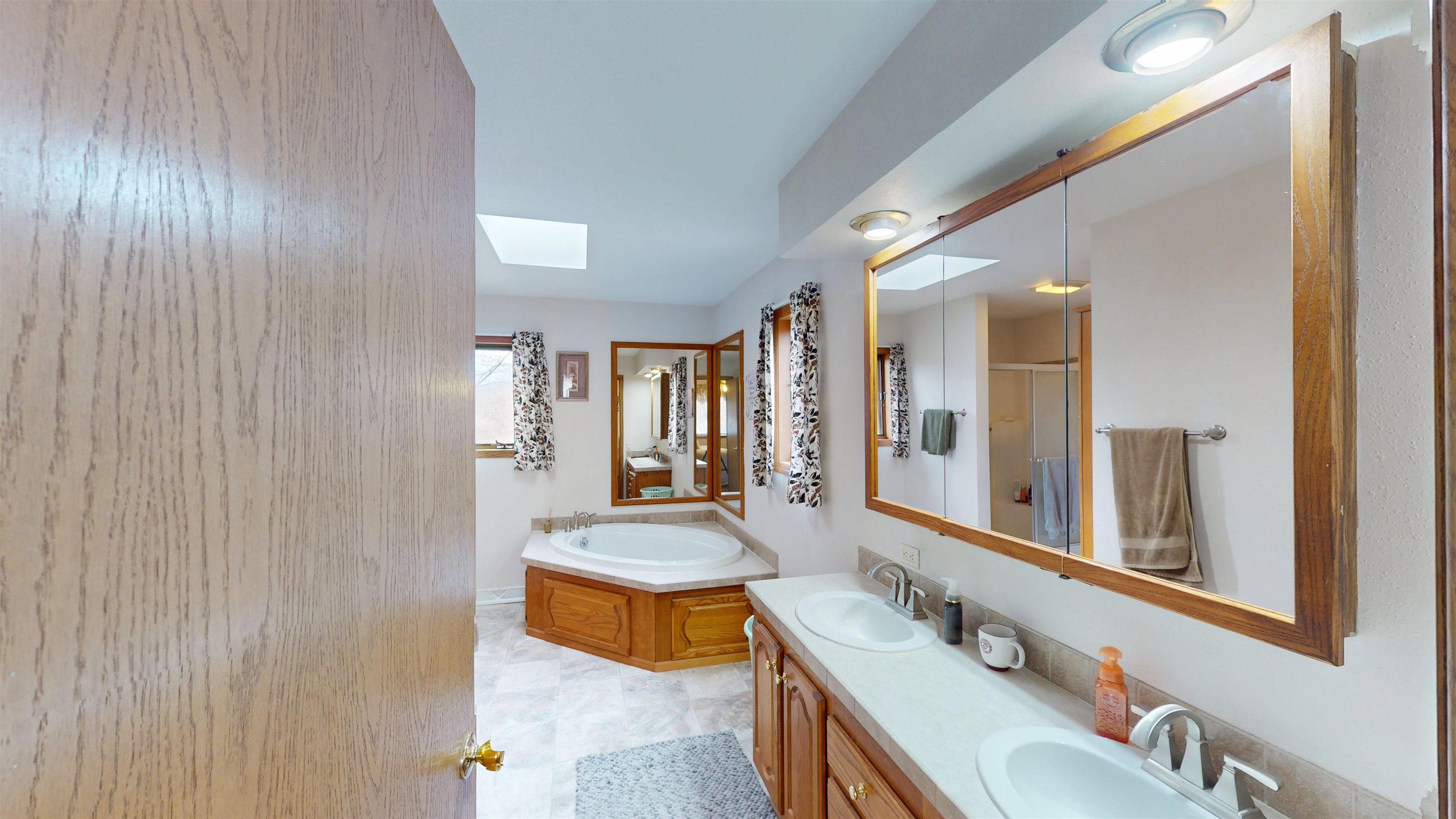 1407 S WASHINGTON AVENUE, Marshfield, Wisconsin 54449, 4 Bedrooms Bedrooms, ,3 BathroomsBathrooms,Residential,For Sale,1407 S WASHINGTON AVENUE,22505537