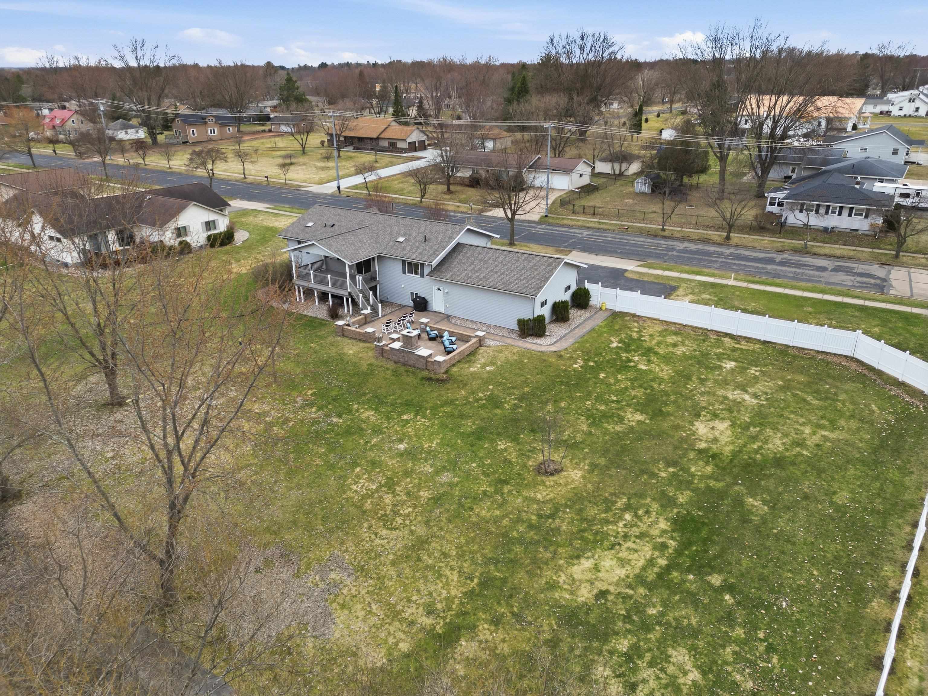 1407 S WASHINGTON AVENUE, Marshfield, Wisconsin 54449, 4 Bedrooms Bedrooms, ,3 BathroomsBathrooms,Residential,For Sale,1407 S WASHINGTON AVENUE,22505537