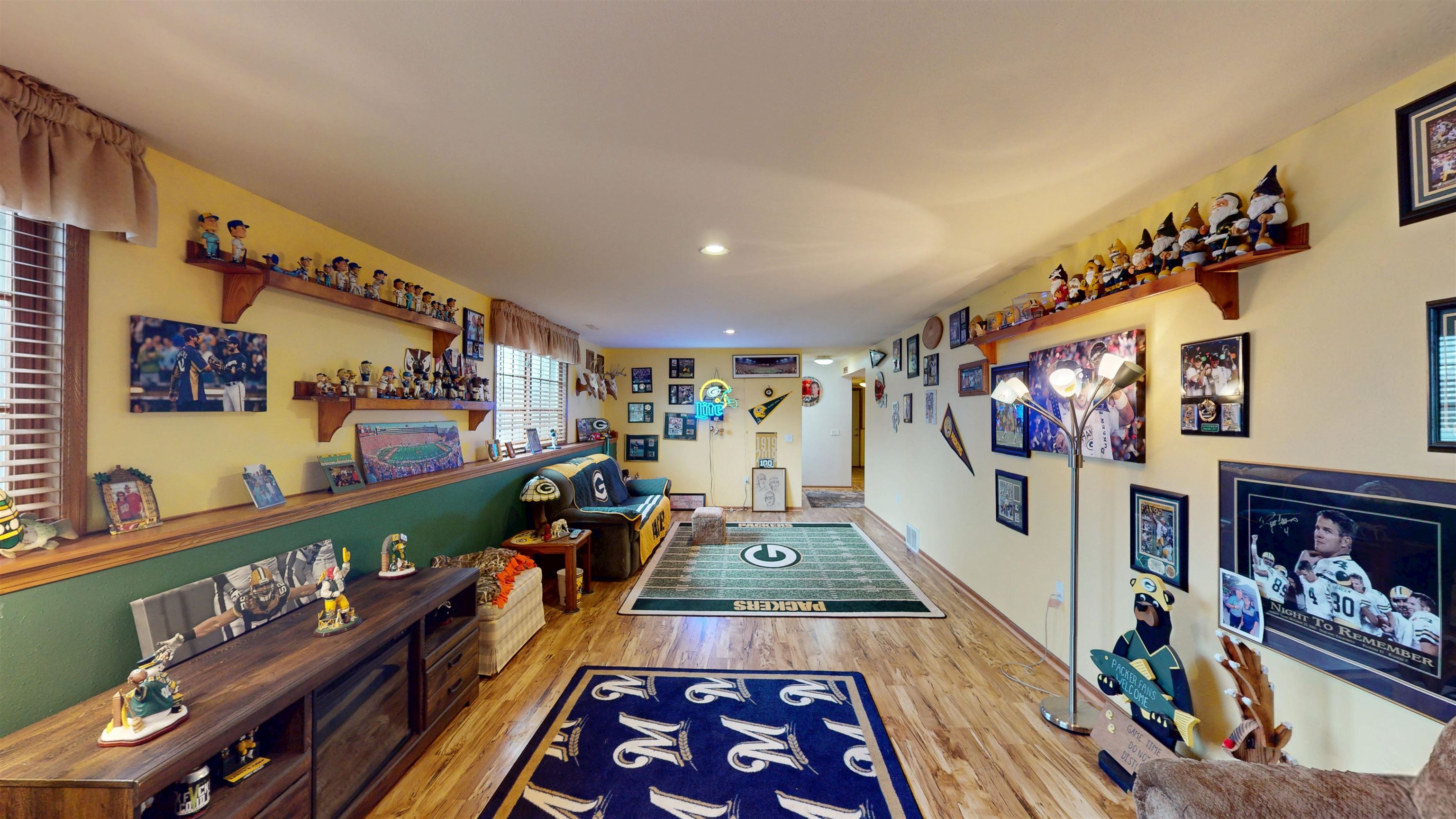 1407 S WASHINGTON AVENUE, Marshfield, Wisconsin 54449, 4 Bedrooms Bedrooms, ,3 BathroomsBathrooms,Residential,For Sale,1407 S WASHINGTON AVENUE,22505537