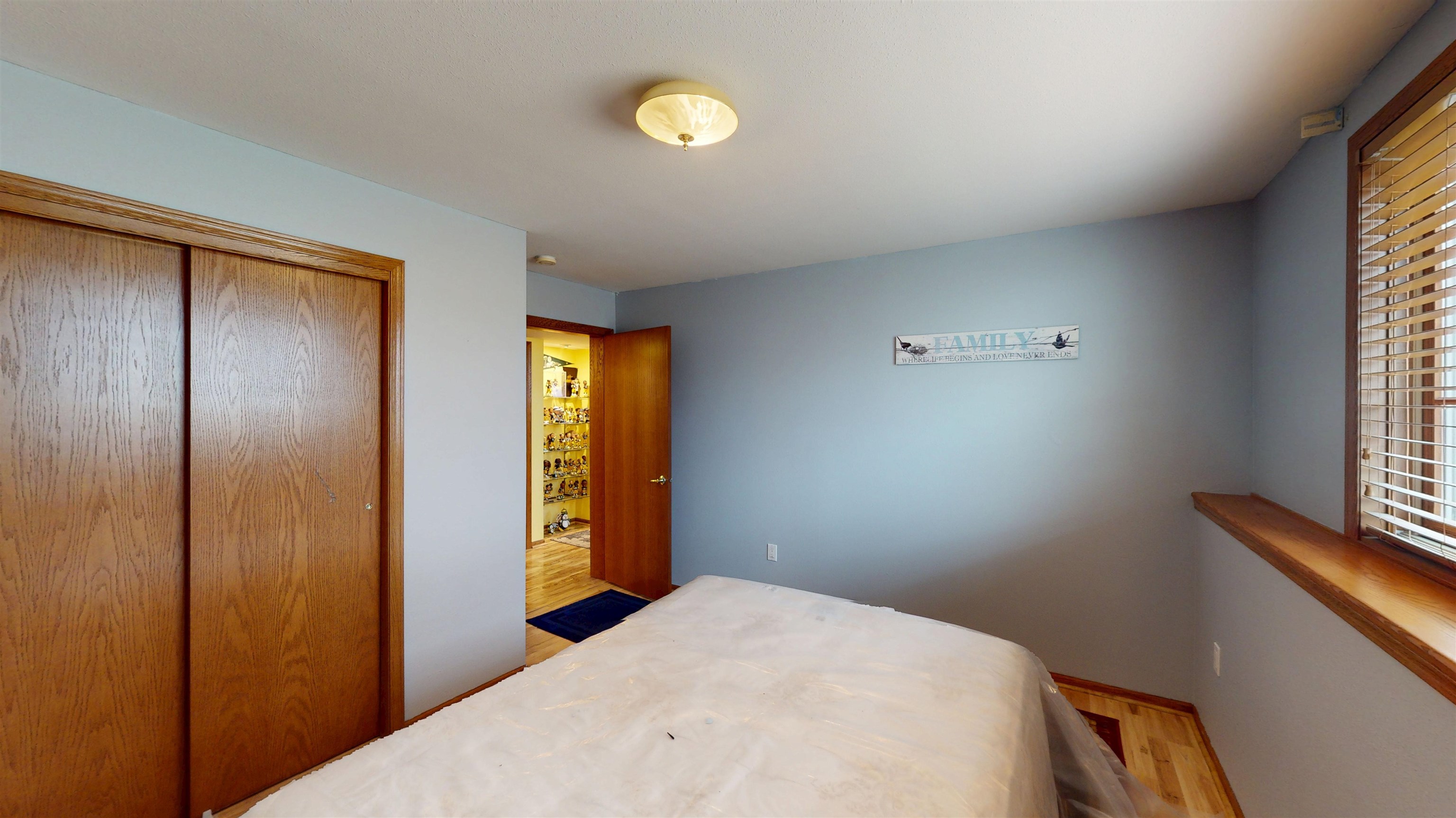 1407 S WASHINGTON AVENUE, Marshfield, Wisconsin 54449, 4 Bedrooms Bedrooms, ,3 BathroomsBathrooms,Residential,For Sale,1407 S WASHINGTON AVENUE,22505537