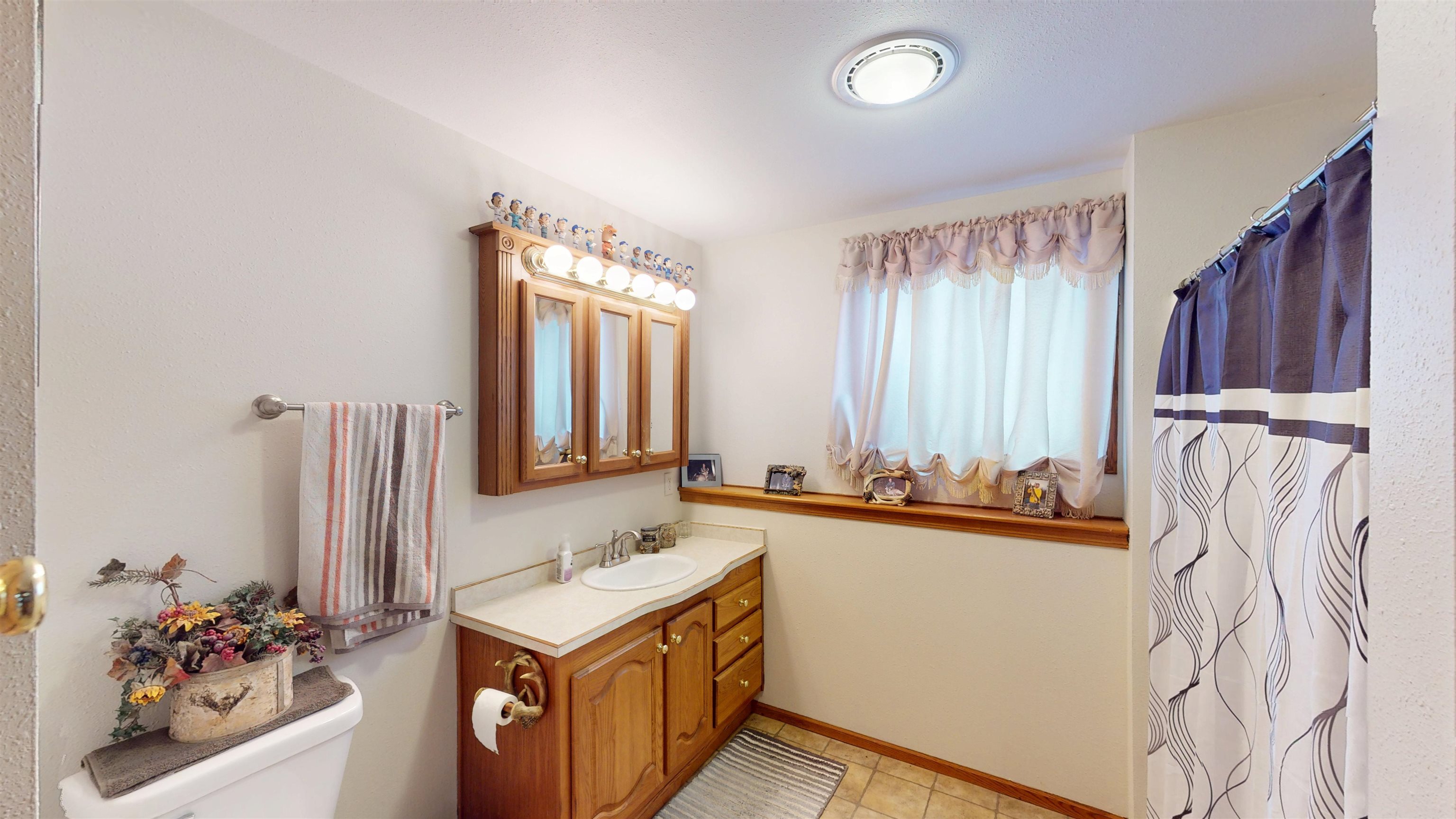 1407 S WASHINGTON AVENUE, Marshfield, Wisconsin 54449, 4 Bedrooms Bedrooms, ,3 BathroomsBathrooms,Residential,For Sale,1407 S WASHINGTON AVENUE,22505537