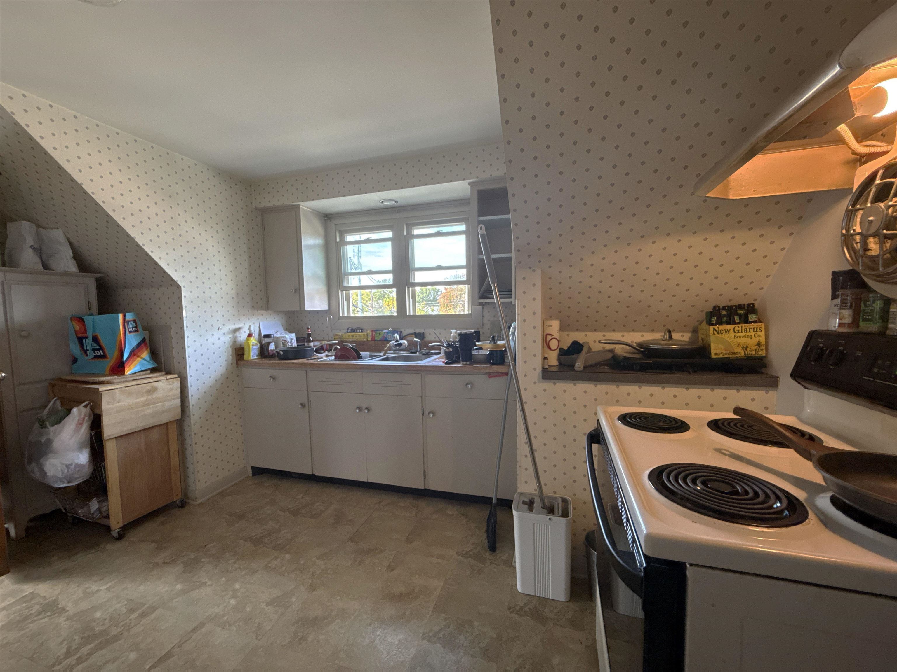 550 S 1ST AVENUE, Wausau, Wisconsin 54401, 1 Room Rooms,1 BathroomBathrooms,Multi-family,For Sale,550 S 1ST AVENUE,22505575