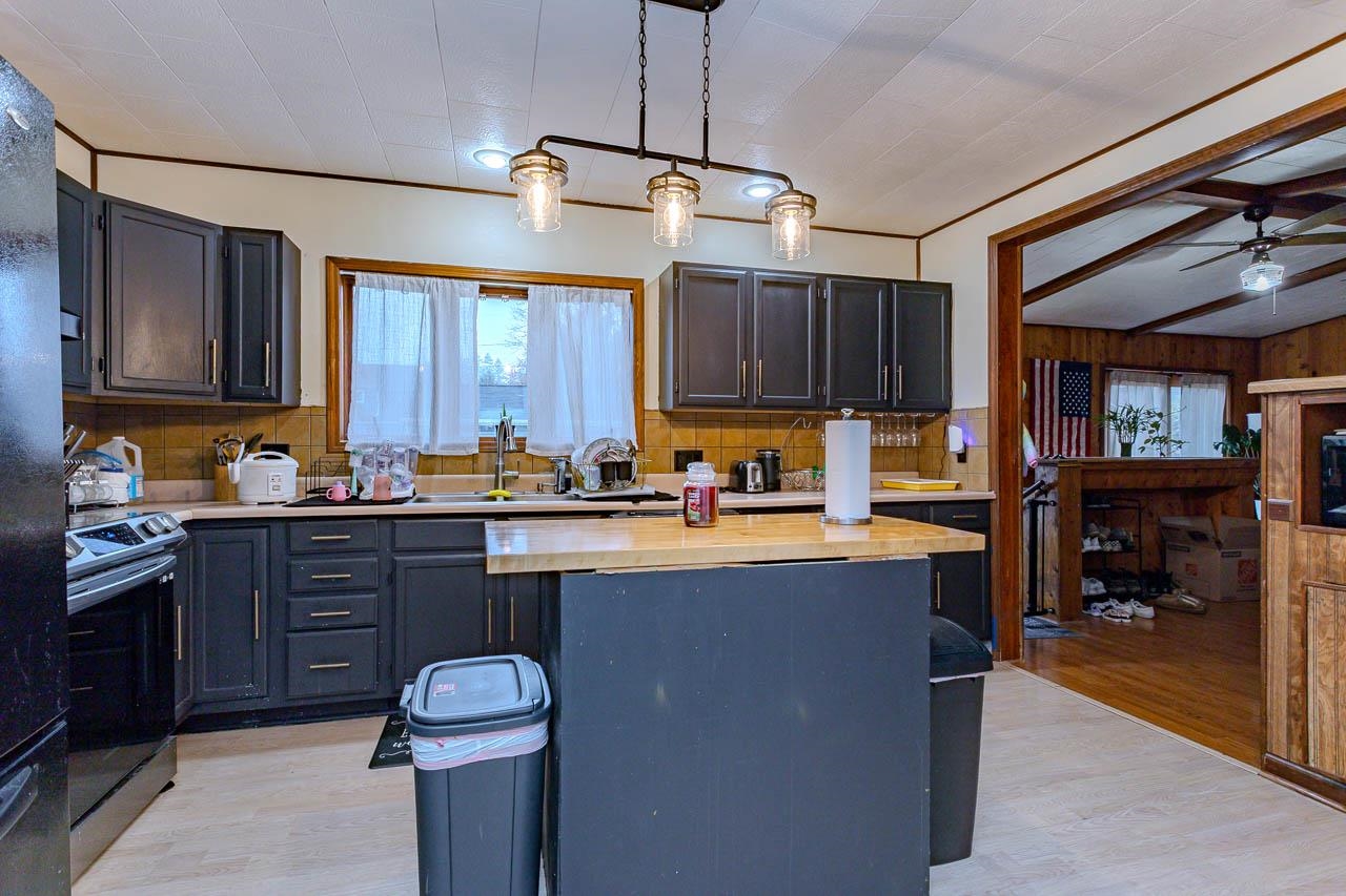 455 MAIN STREET, Birnamwood, Wisconsin 54414, 3 Bedrooms Bedrooms, ,3 BathroomsBathrooms,Residential,For Sale,455 MAIN STREET,22505578