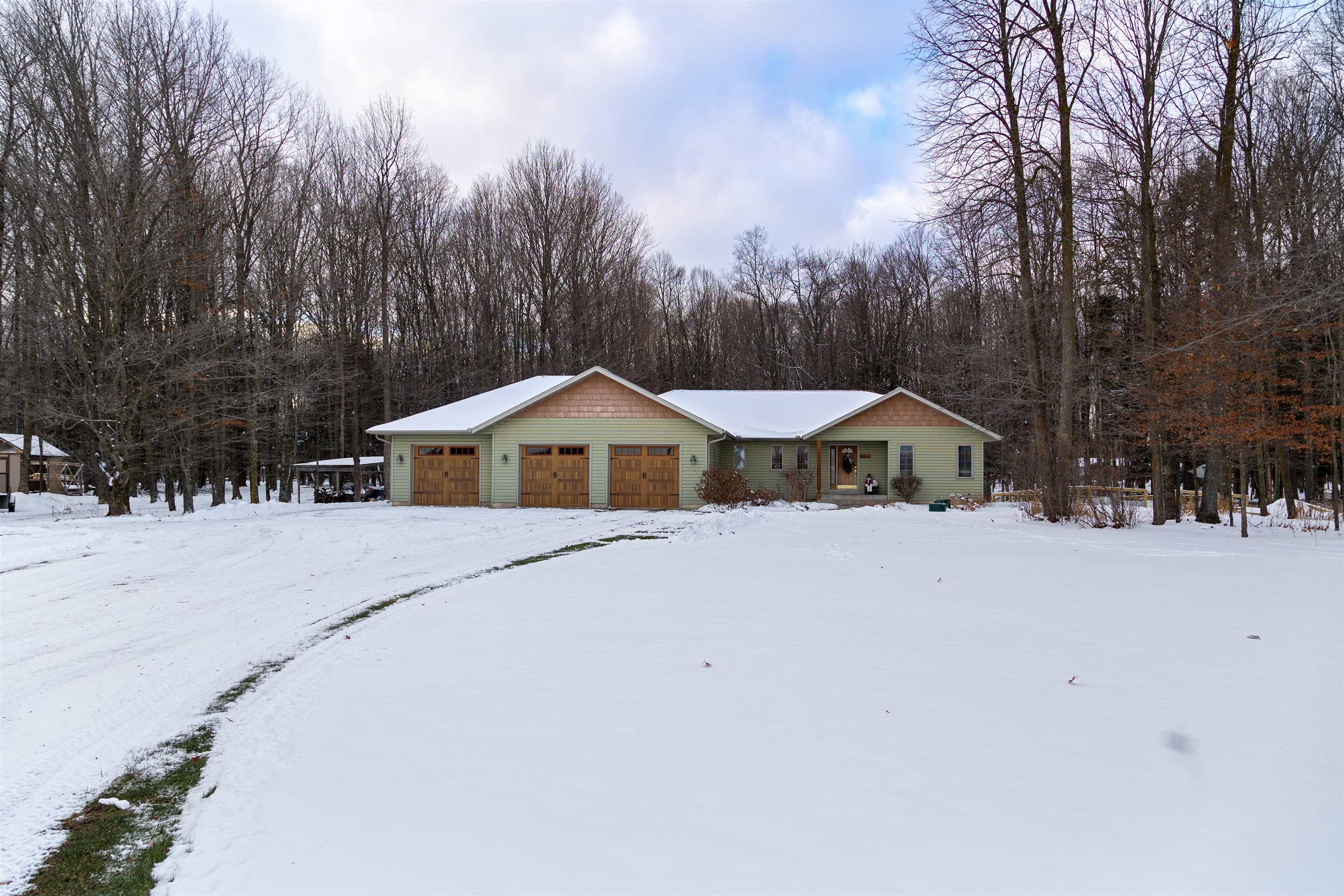 225156 FREDERICK DRIVE, Birnamwood, Wisconsin 54414, 3 Bedrooms Bedrooms, ,2 BathroomsBathrooms,Residential,For Sale,225156 FREDERICK DRIVE,22505579