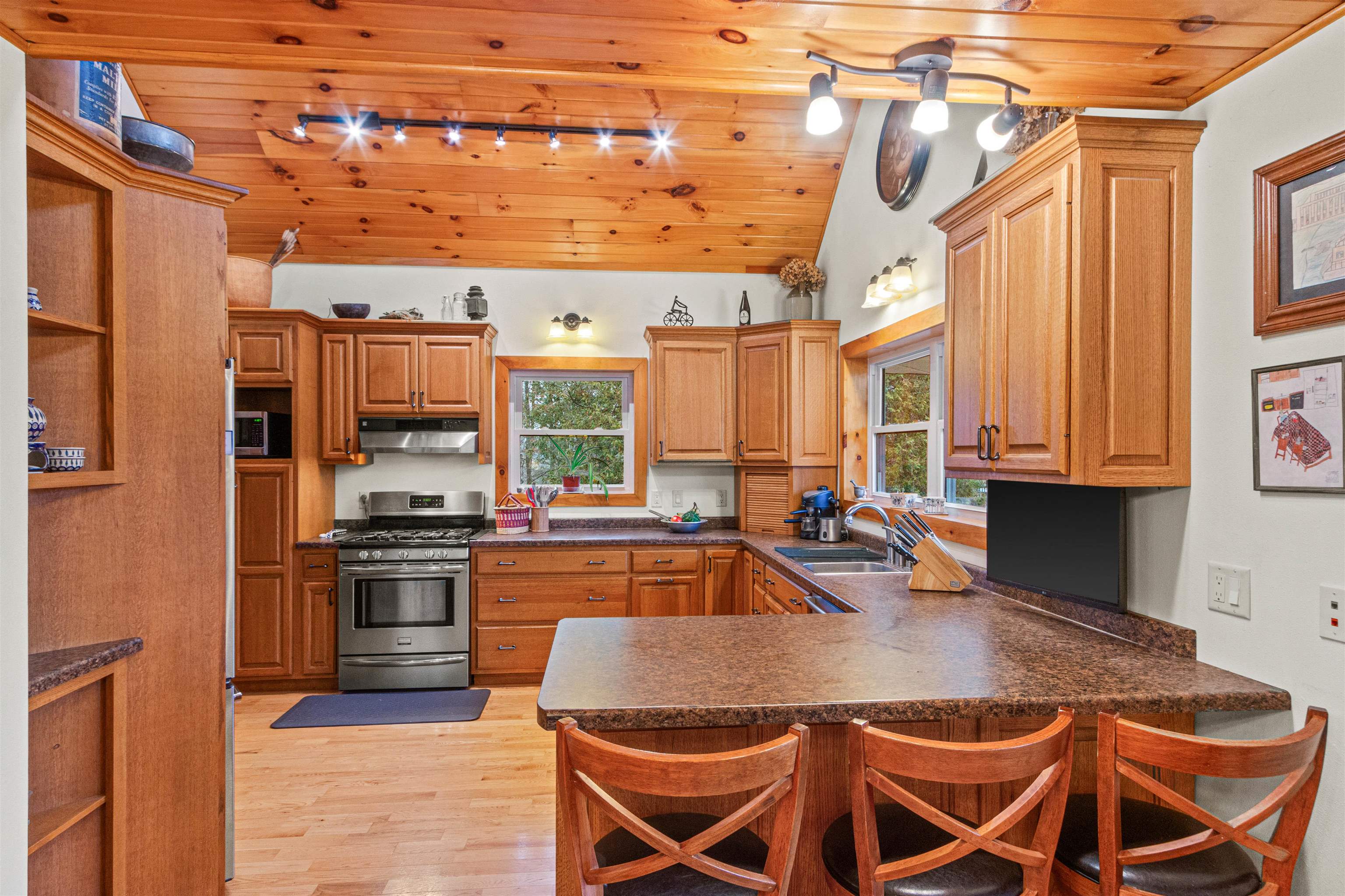 8840 SPRING LAKE ROAD, Amherst, Wisconsin 54406, 2 Bedrooms Bedrooms, ,3 BathroomsBathrooms,Residential,For Sale,8840 SPRING LAKE ROAD,22505632