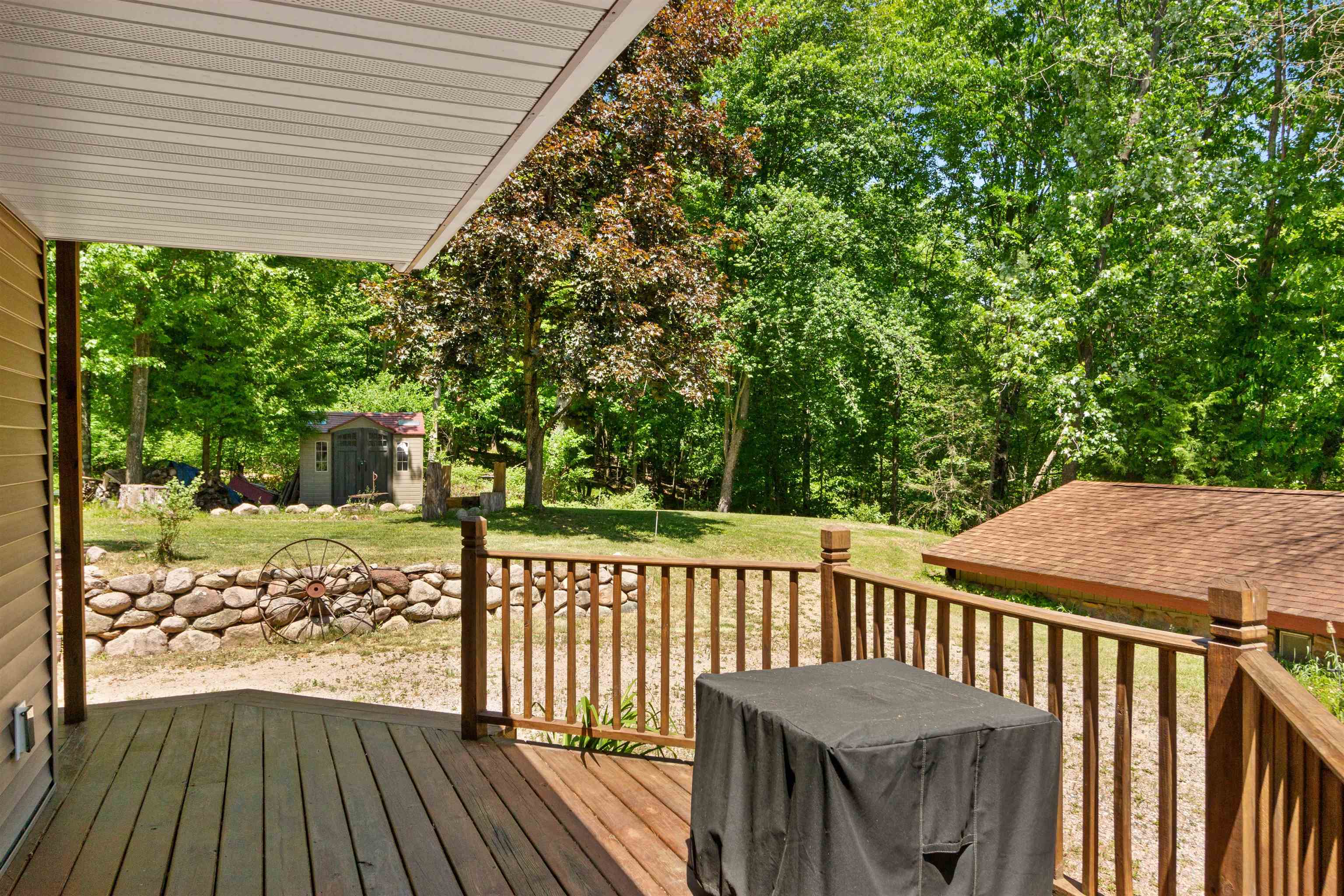 8840 SPRING LAKE ROAD, Amherst, Wisconsin 54406, 2 Bedrooms Bedrooms, ,3 BathroomsBathrooms,Residential,For Sale,8840 SPRING LAKE ROAD,22505632